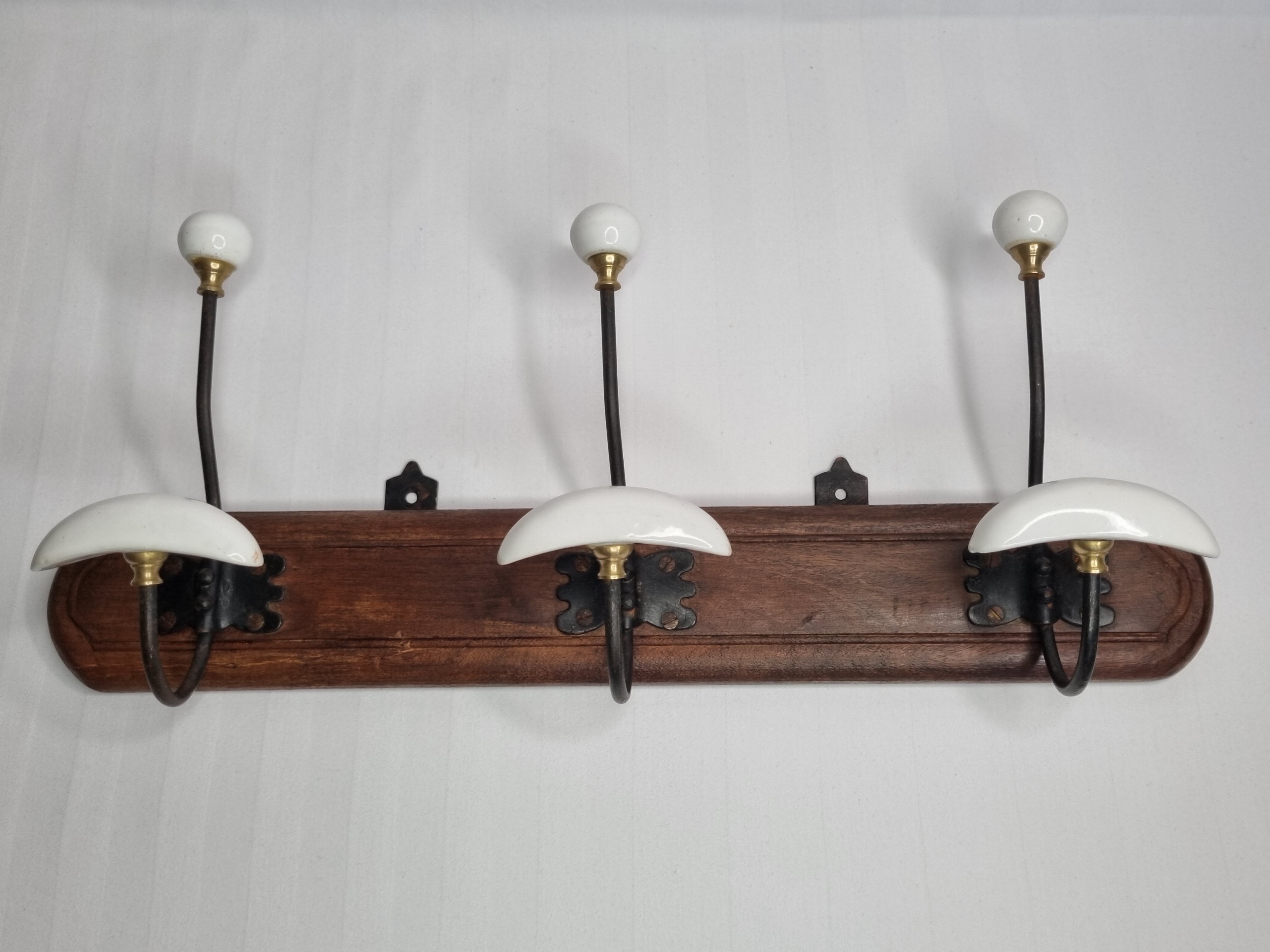 Bistro wall rack in porcelain, metal and wood, vintage