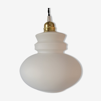 Suspension space age en opaline blanche