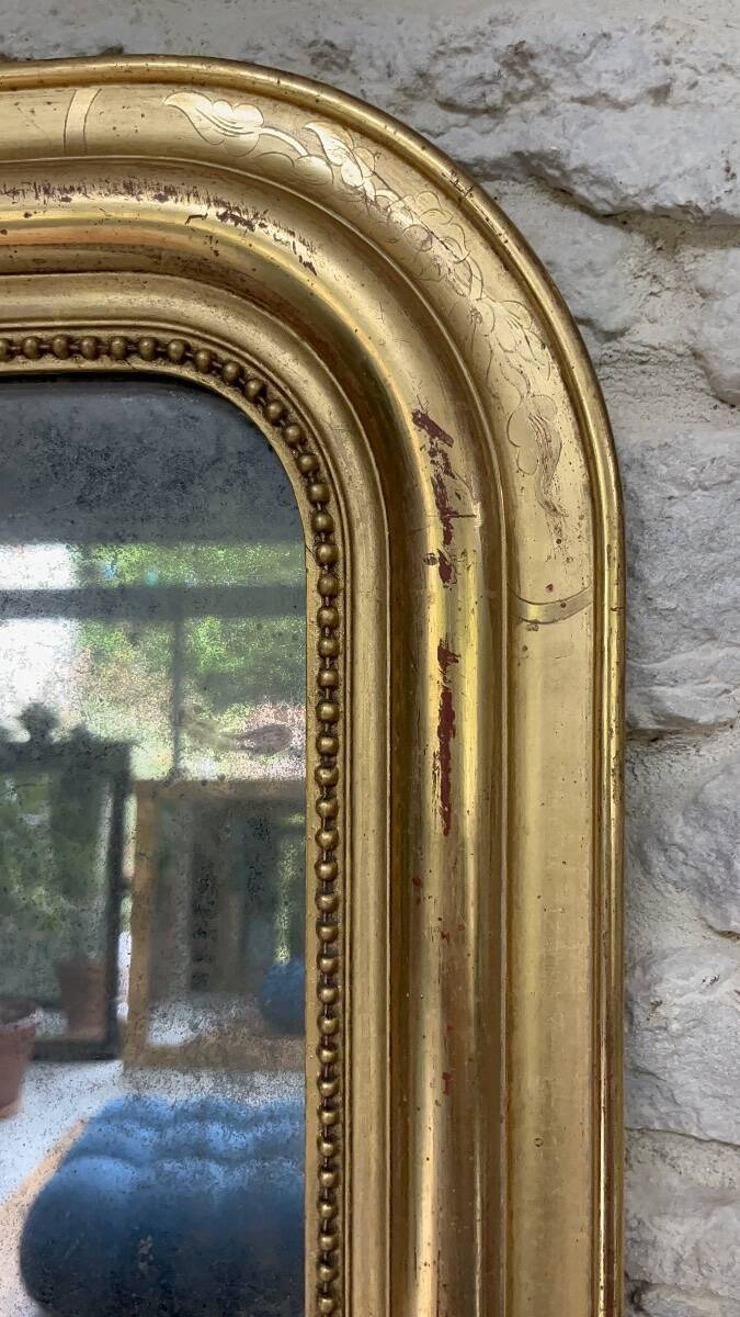 Louis-Philippe pearl mirror 82/61cm gilded with gold leaf, mercury glass, fireplace overmantel.