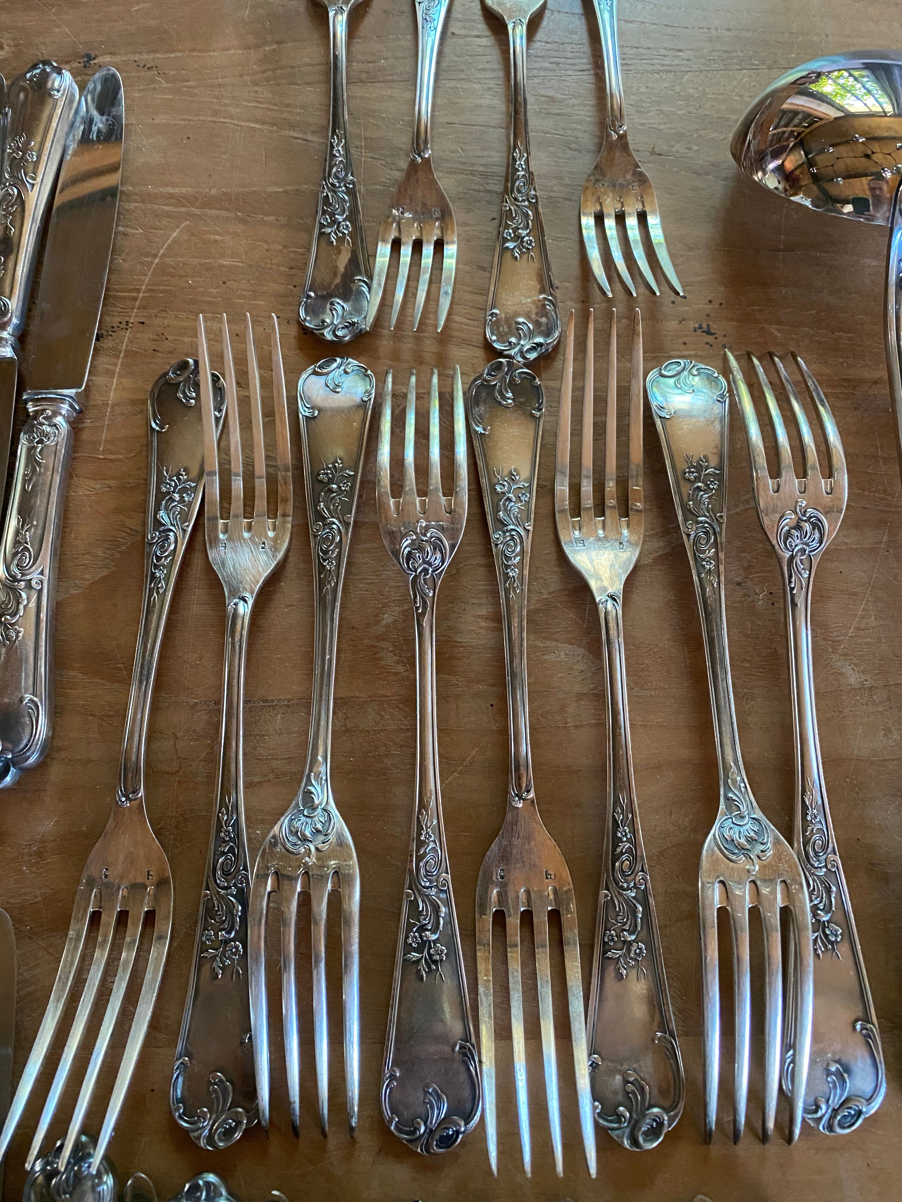 Complete silver metal cutlery housewife for 12 people