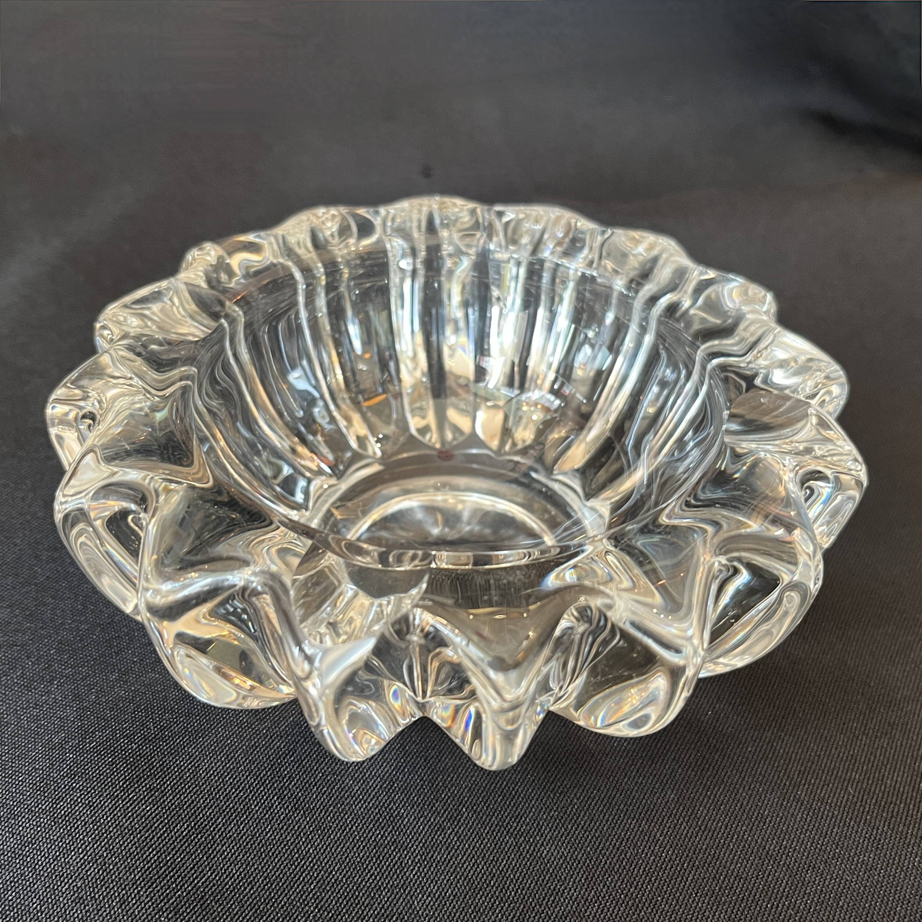 Art Deco molded glass ashtray by Pierre D'Avesn - Art Deco pocket emptier