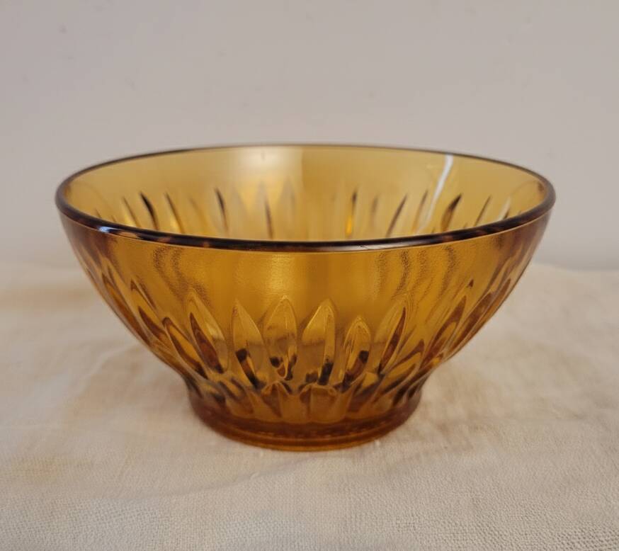 Amber pressed glass bowl with ribbed decoration – 1960s–1970s