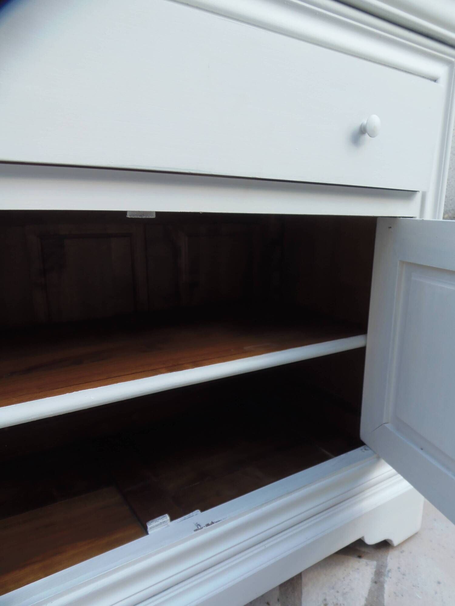 Buffet style Louis-Philippe in cherry wood – pearl grey & natural wood.