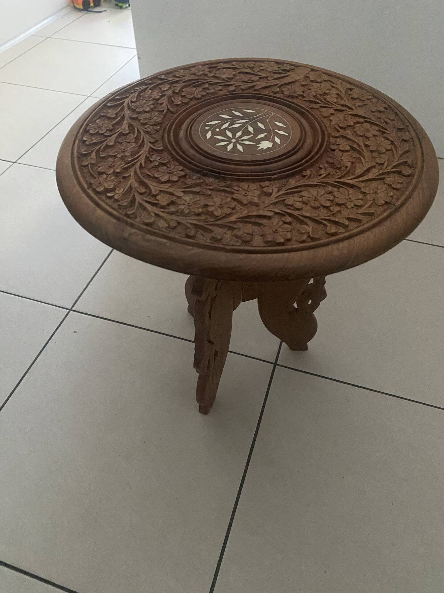 Vintage table appointment