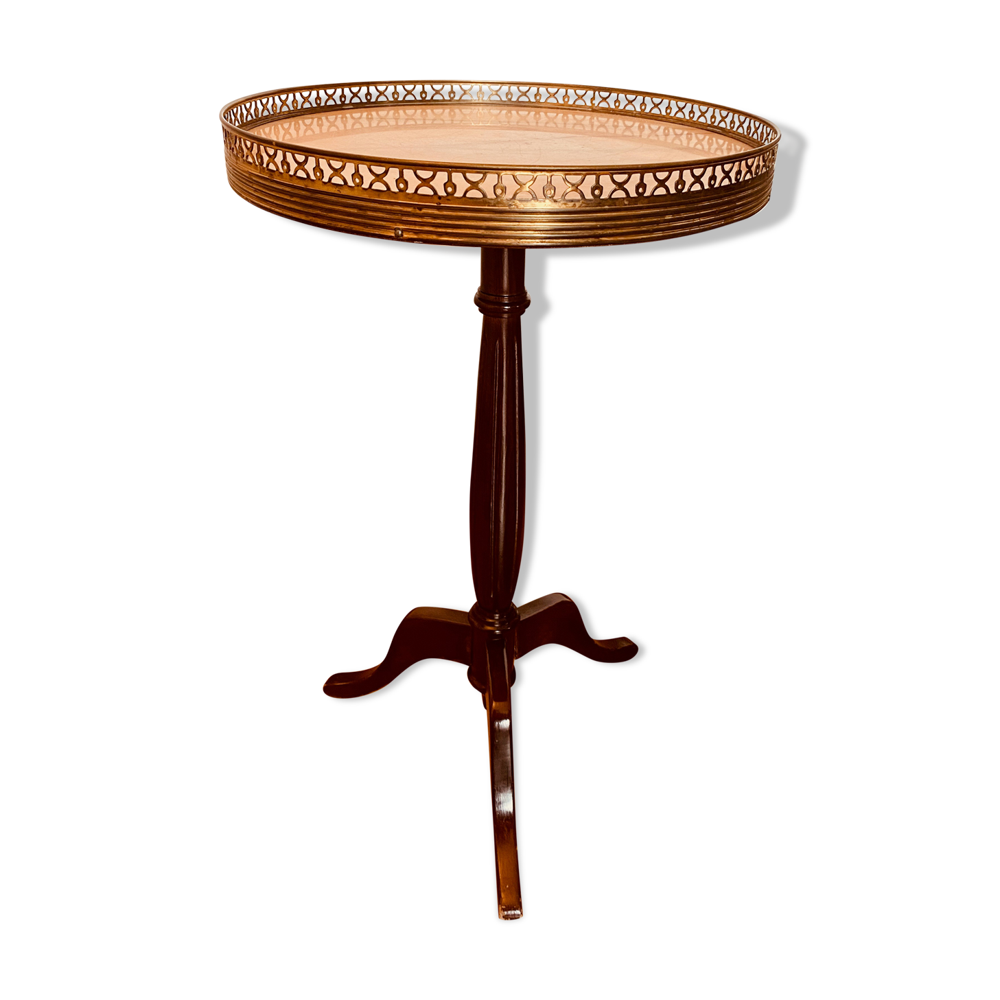 Triod pedestal table