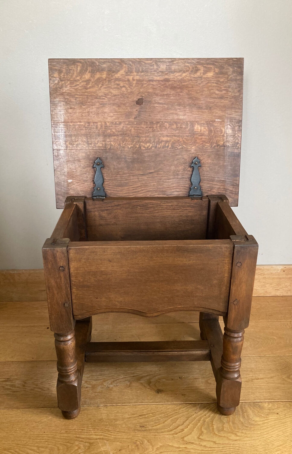 Chest bedside twentieth century solid oak pegged base spacer