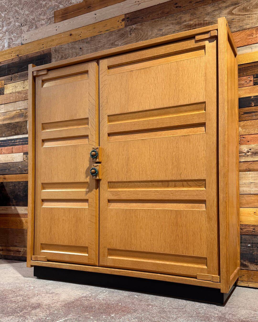Large solid oak wardrobe - Guillerme & Chambron