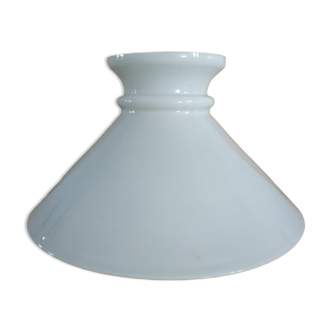 Abat jour ancien en opaline blanche