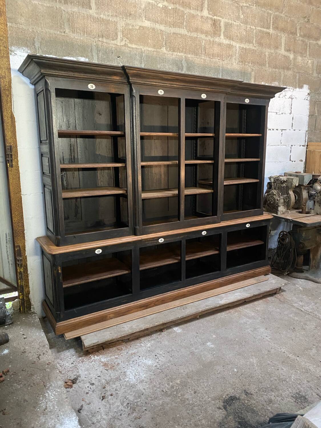 Pharmacy trade furniture
