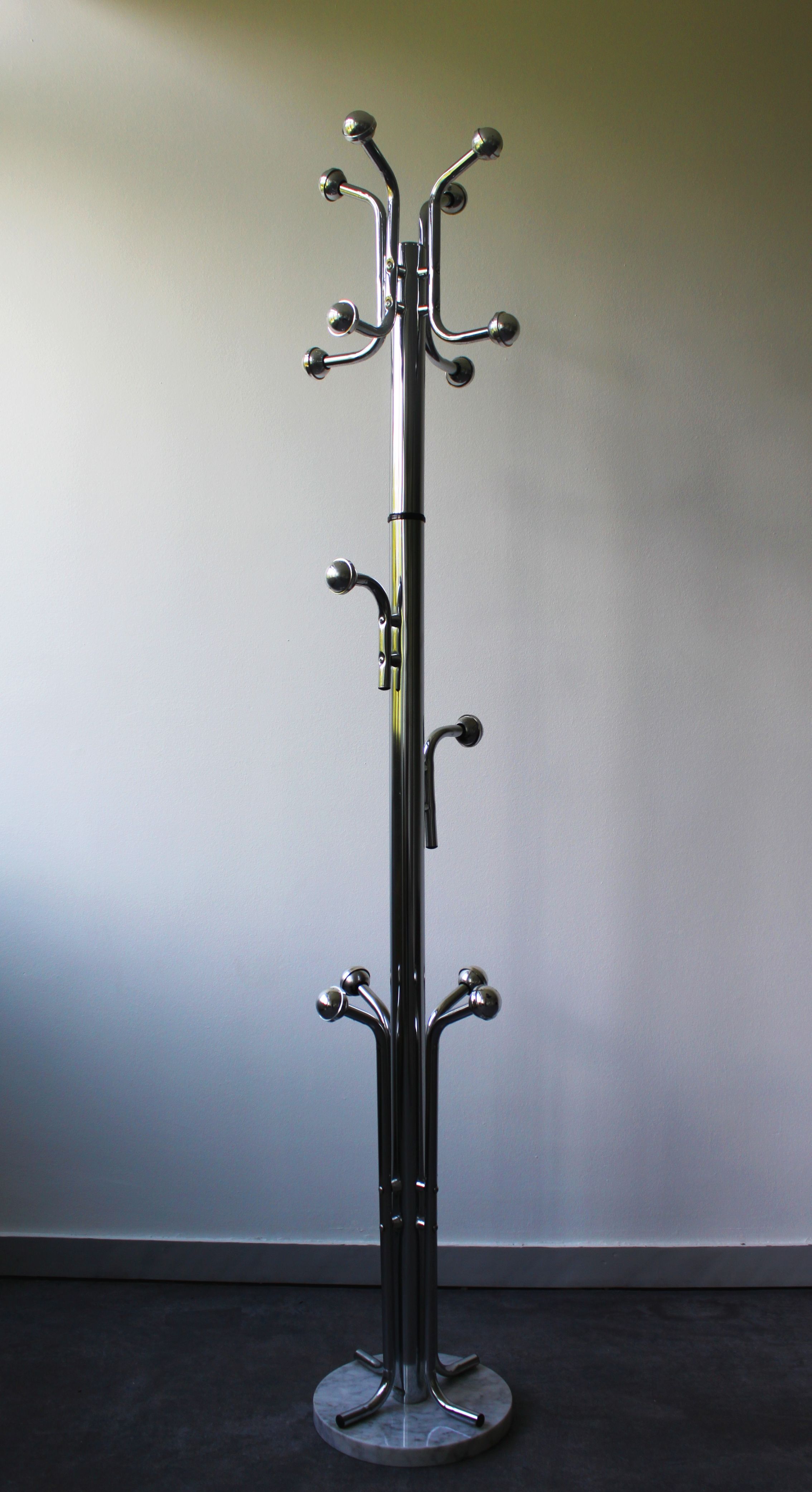 Parrot coat rack in chrome metal, 1970.