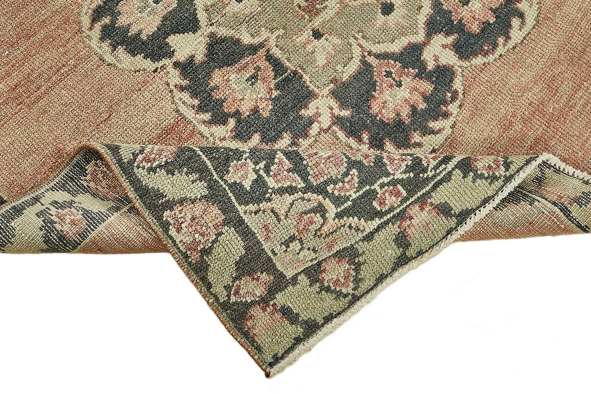 Turkish Vintage Anatolian Rug 139 cm x 205 cm