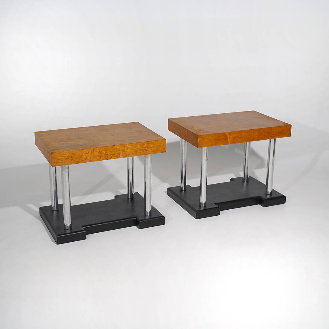 Paire de tabourets en érable œil de perdrix et métal chromé, années 1930