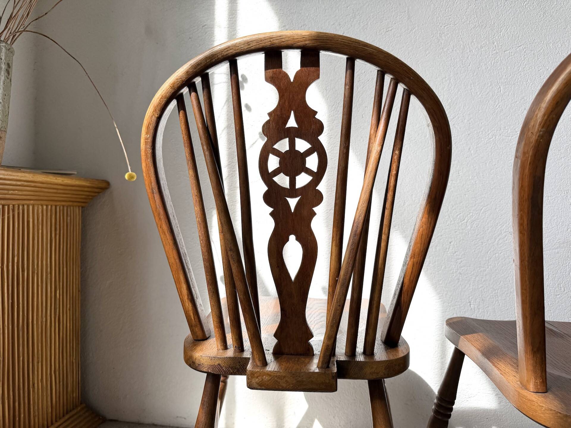 Suite de Quatre Chaises "Windsor"