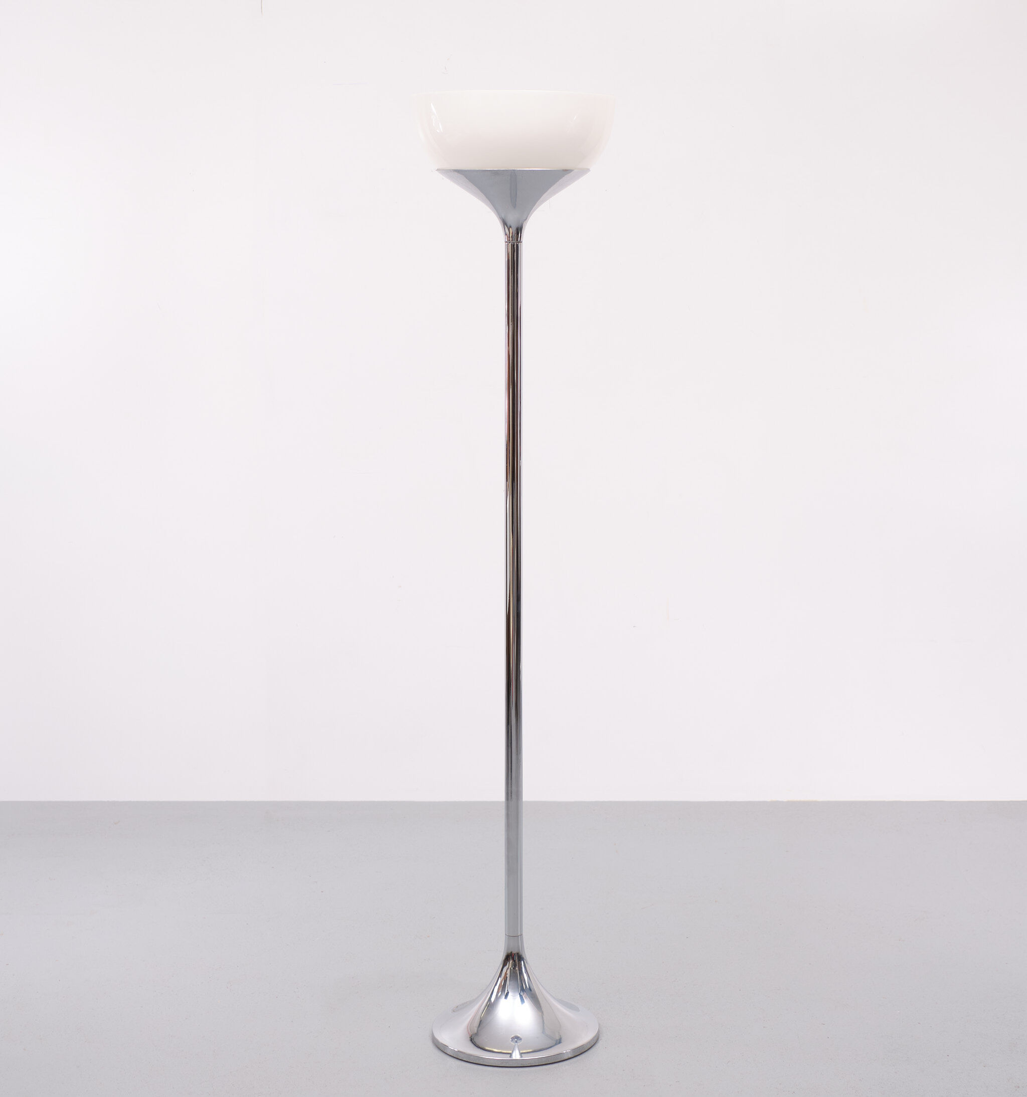 Guzzini Space Ace Floor Lamp, 1970s, Italy