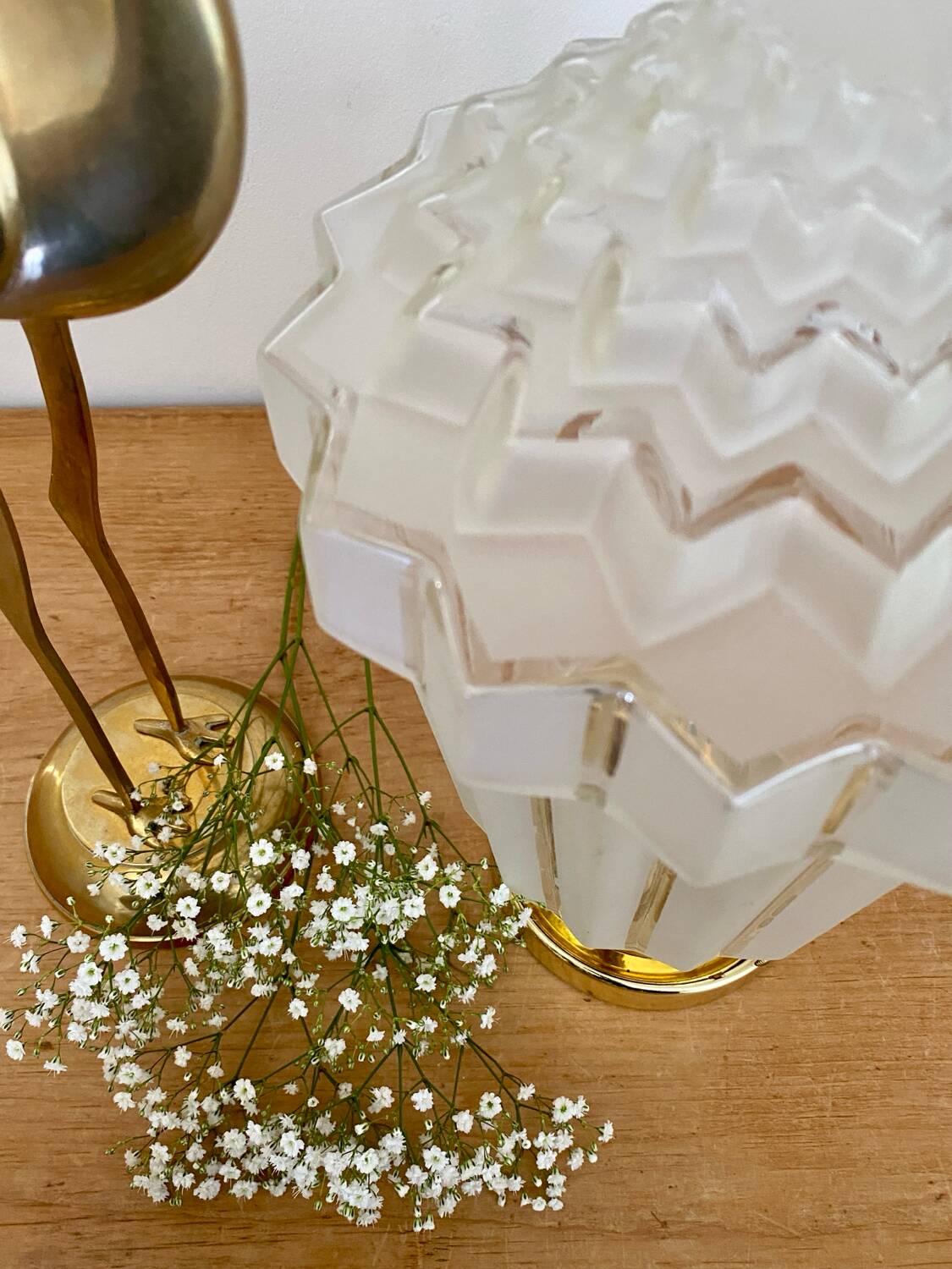 Vintage art deco globe table lamp in frosted glass