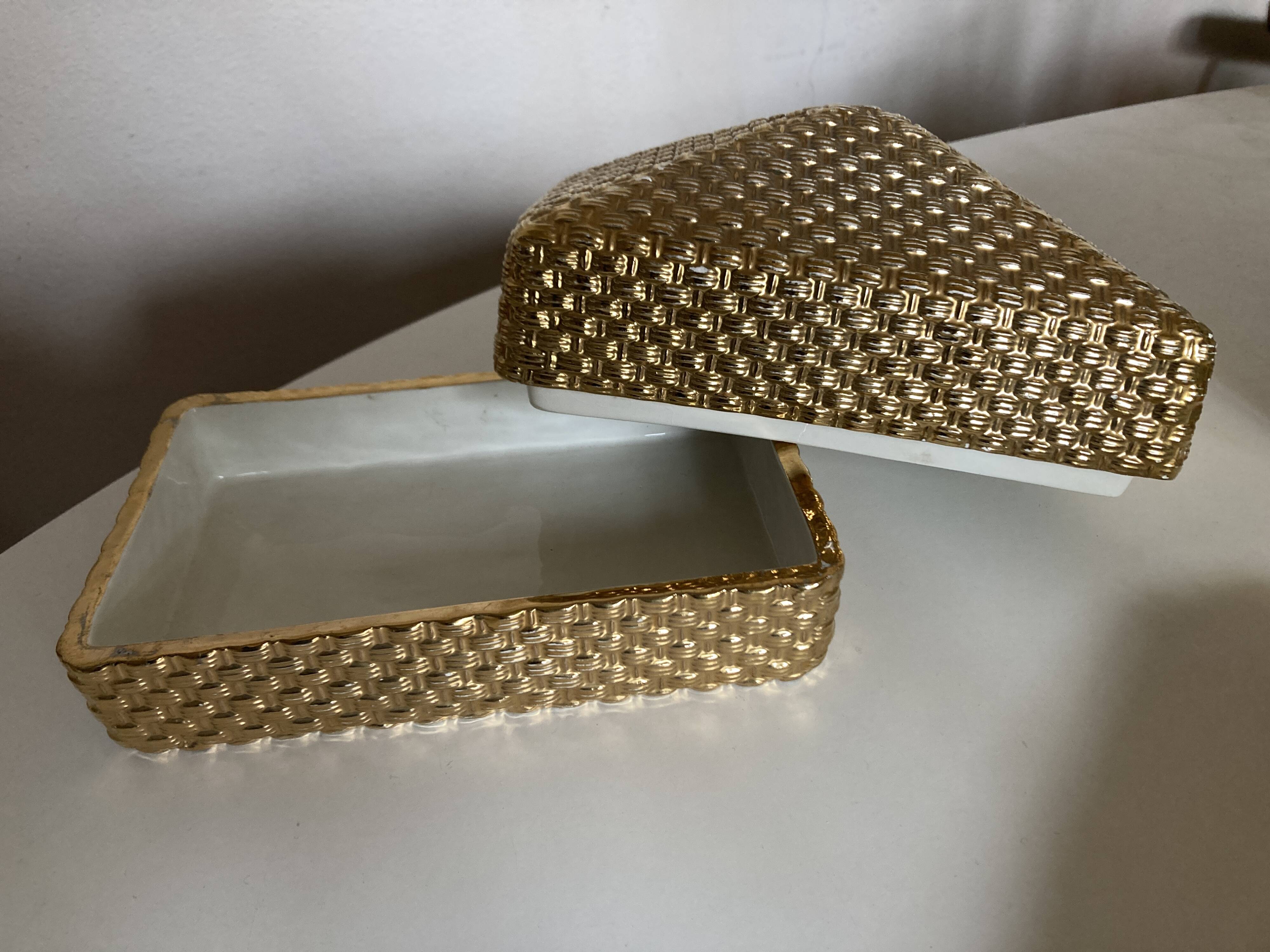 Boite pyramide céramique dorée 1960 travail italien dlg Fornasetti Ponti