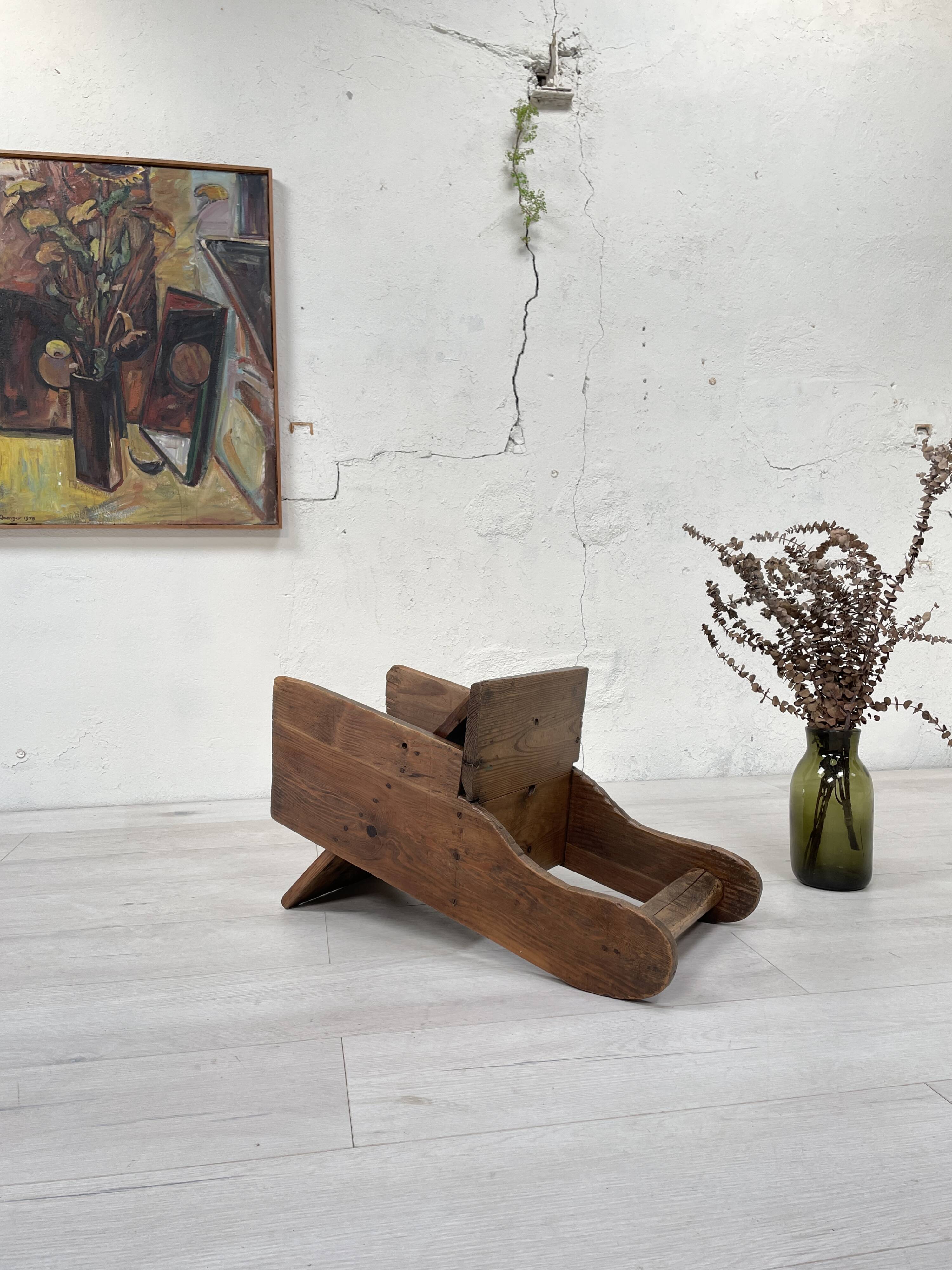 Folk Art chair in fir.