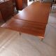 Table scandinave