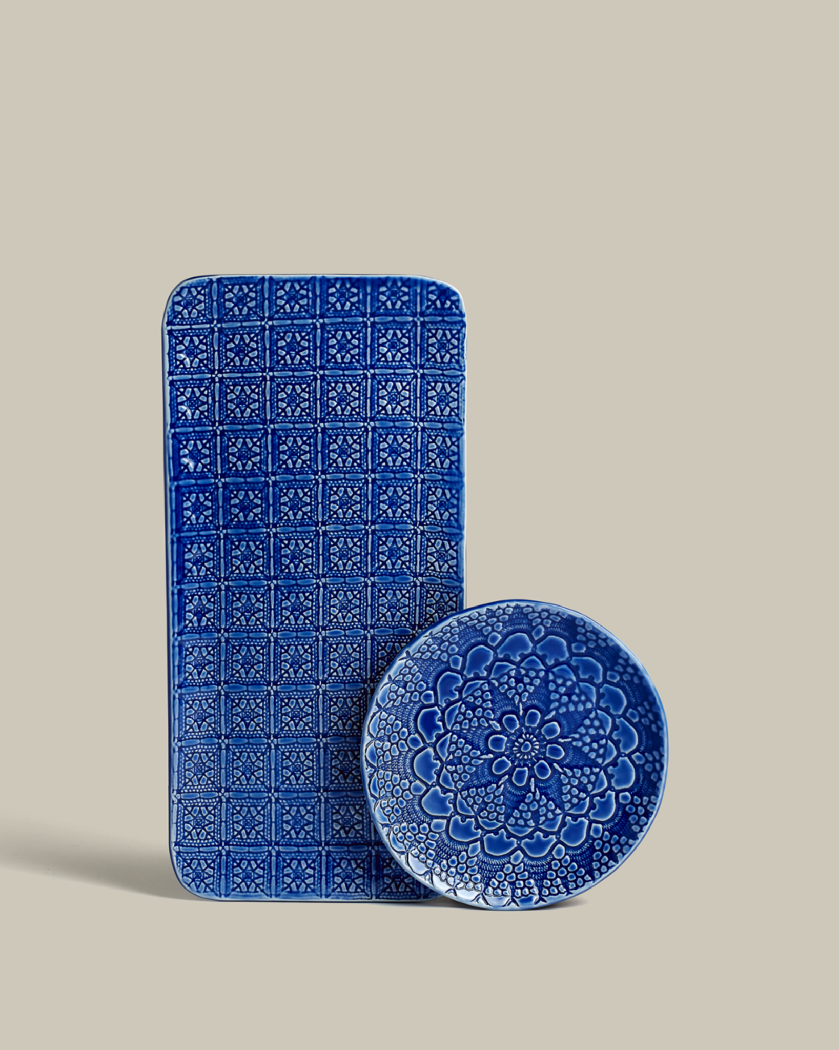 Set of 4 plates and 1 majorelle dish