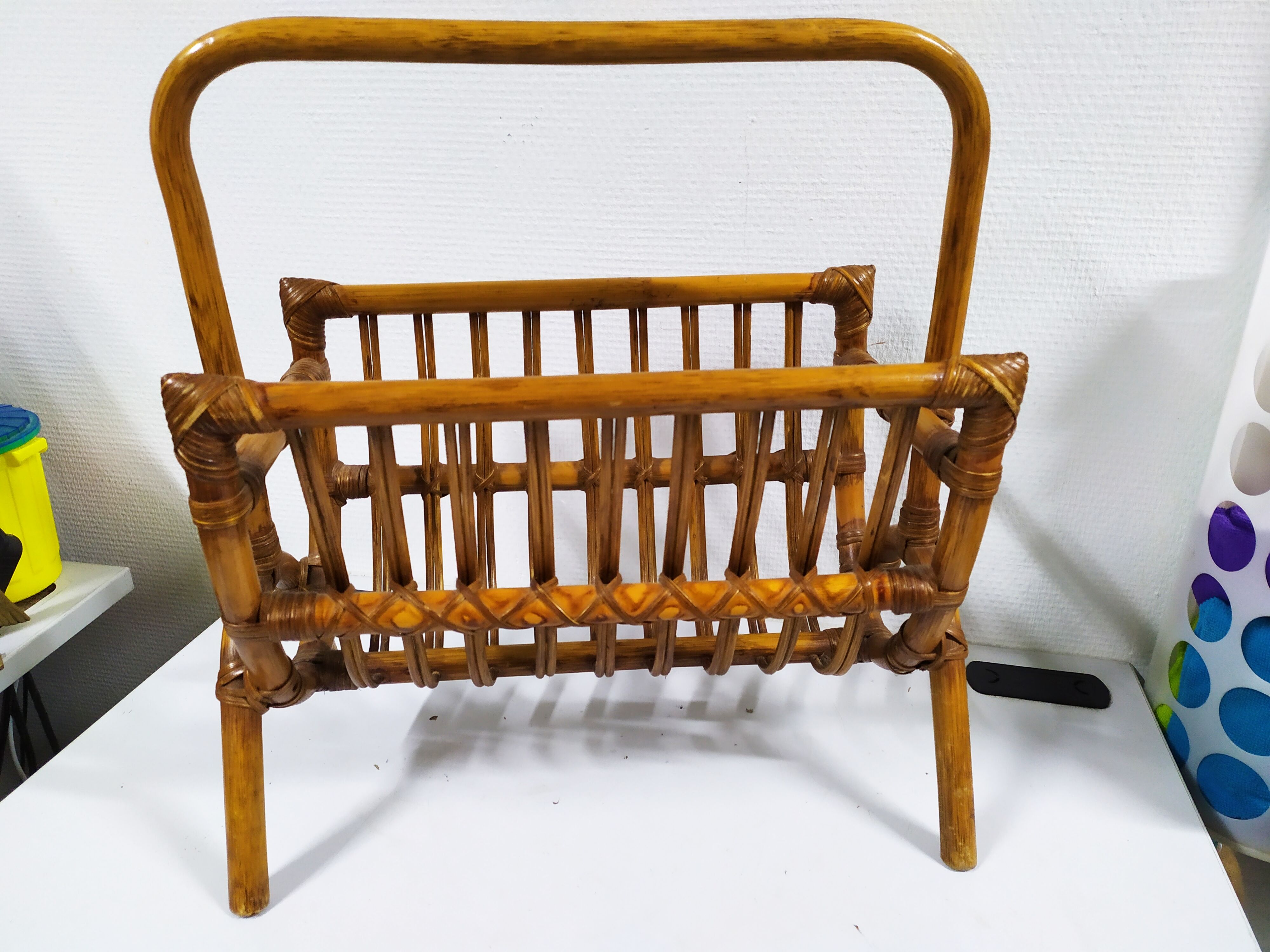 Door newspaper magazine rattan