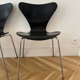 3 chaises Arne Jacobsen série 7