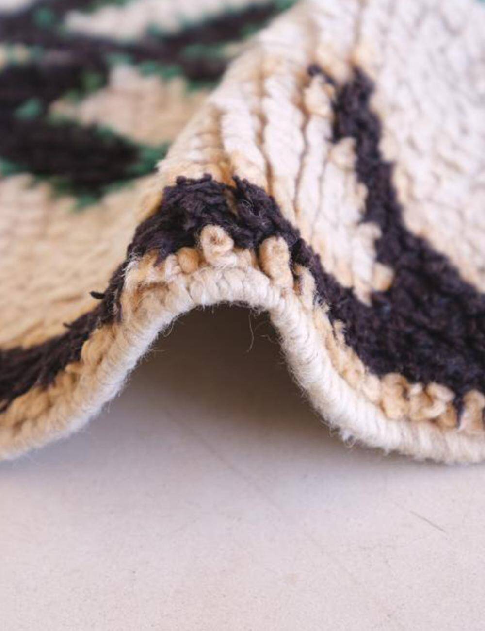 Small Vintage Berber Rug - 177 x 88 cm