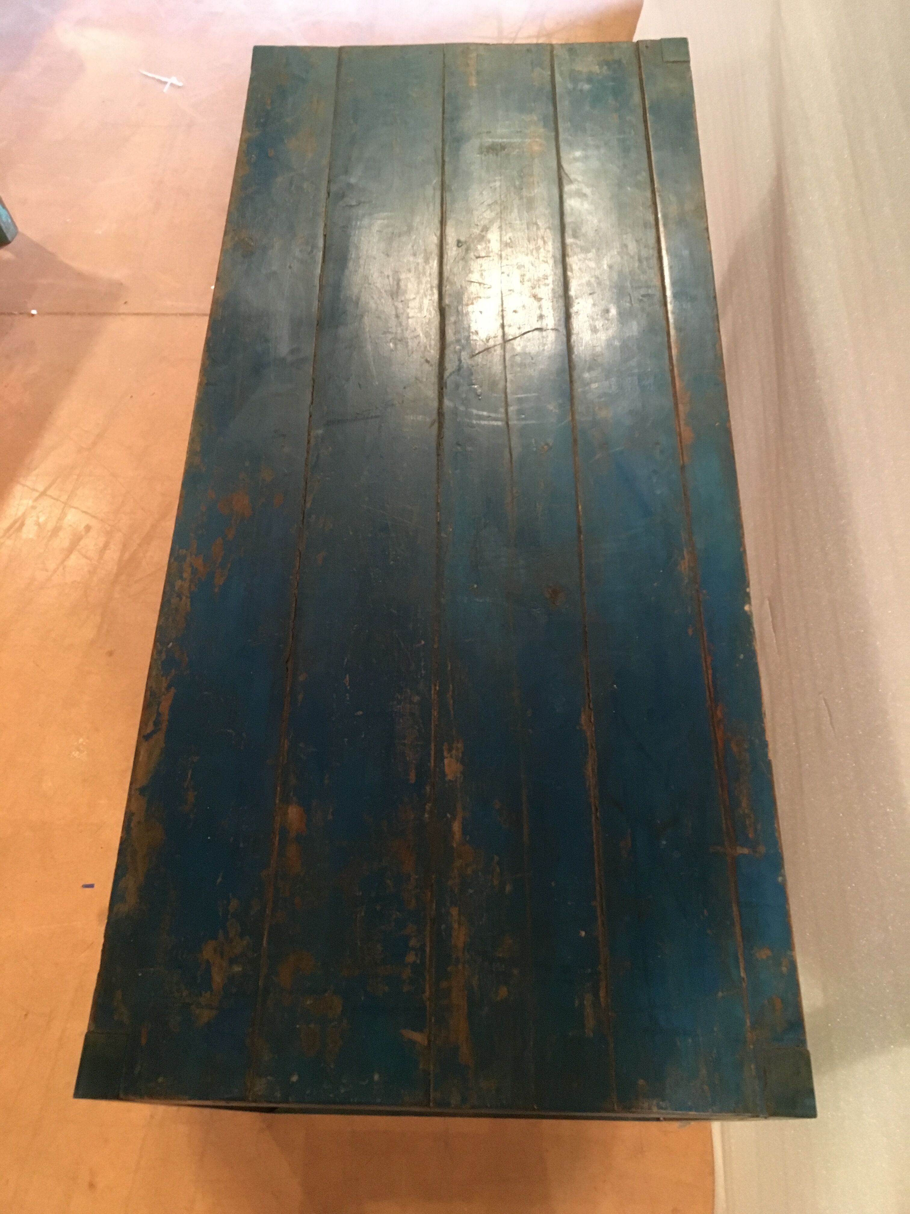 Table de cantine militaire en bois bleu