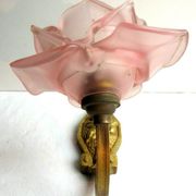 Art Deco wall light gilded bronze carved with cherries, pink tulip Rose in pink glass paste