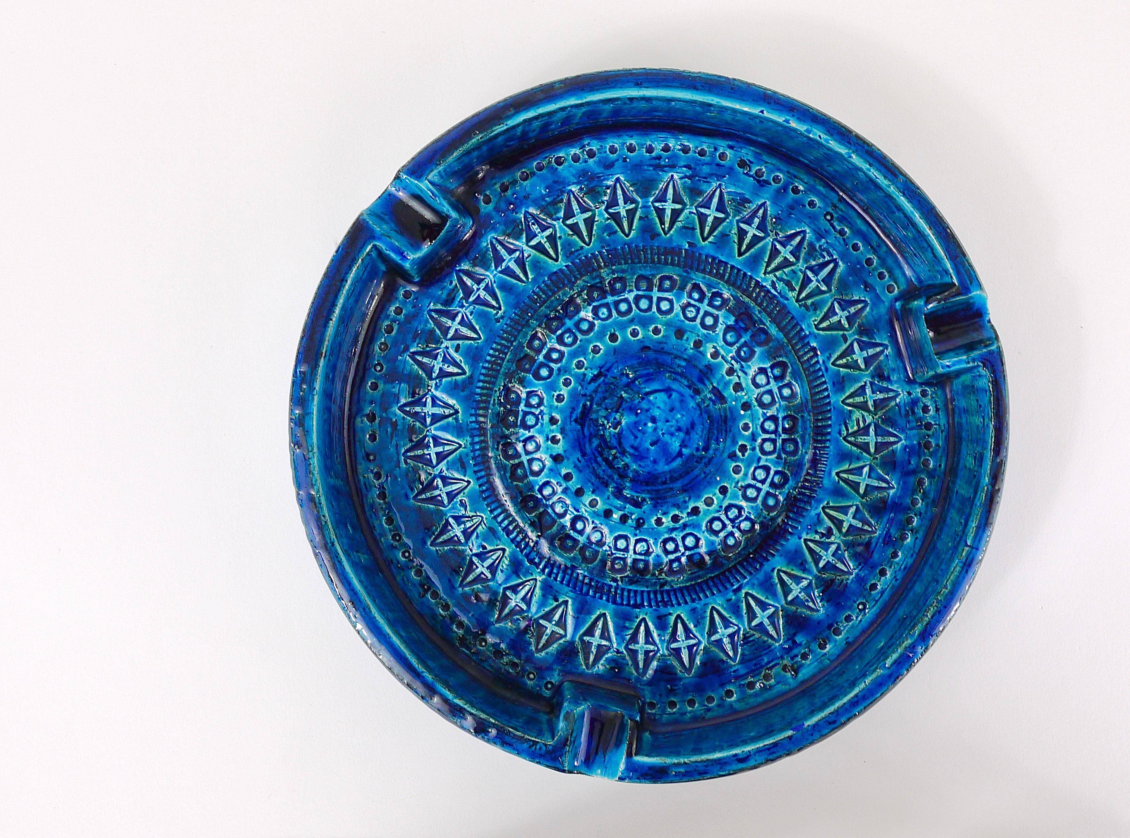 Aldo Londi Bitossi very large round ashtray Rimini blue enamel mid-century, 1950s