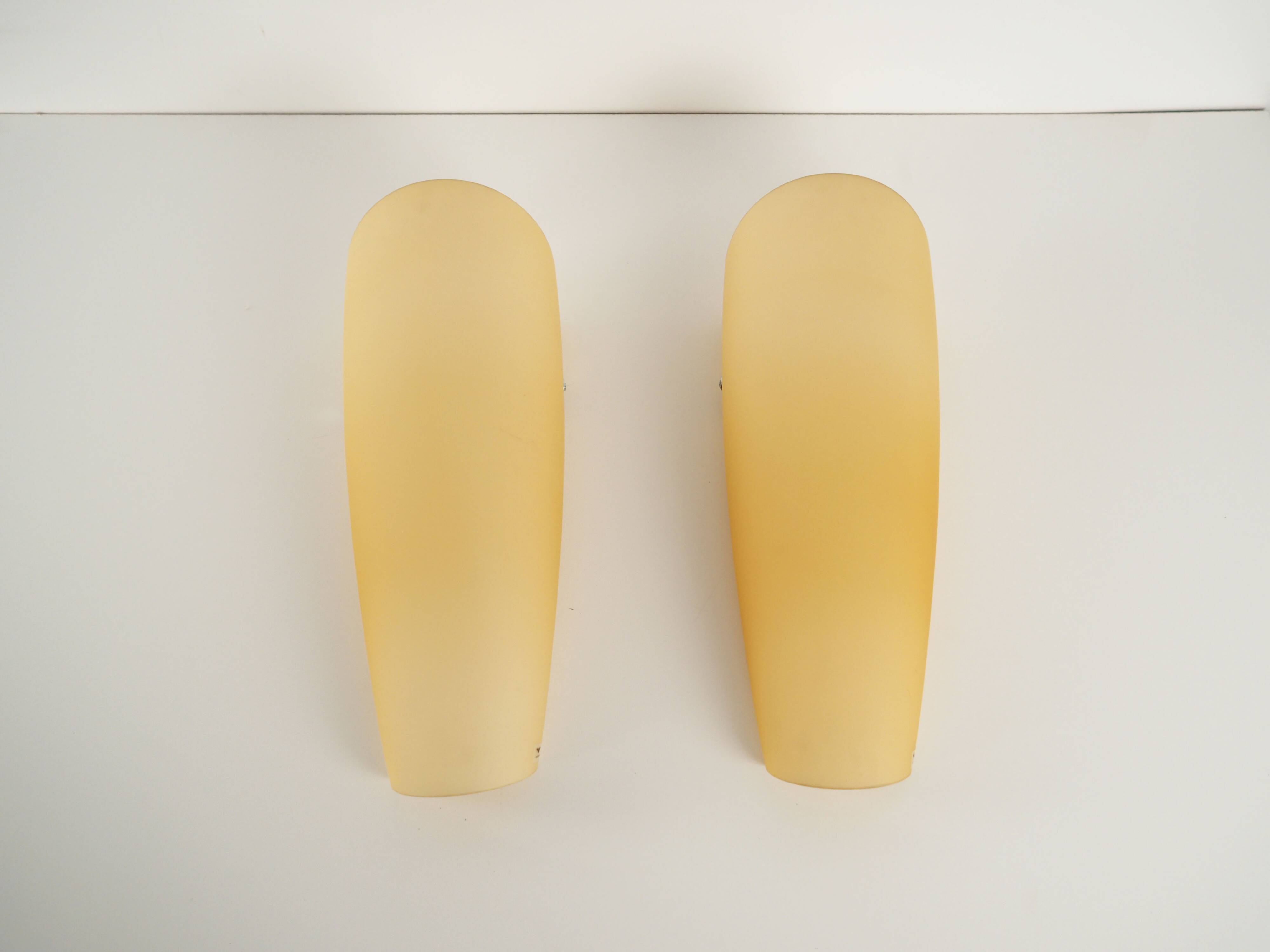 Set of two wall lamps, Murano glass, Italian design, 1980s, manufacture: Victoria