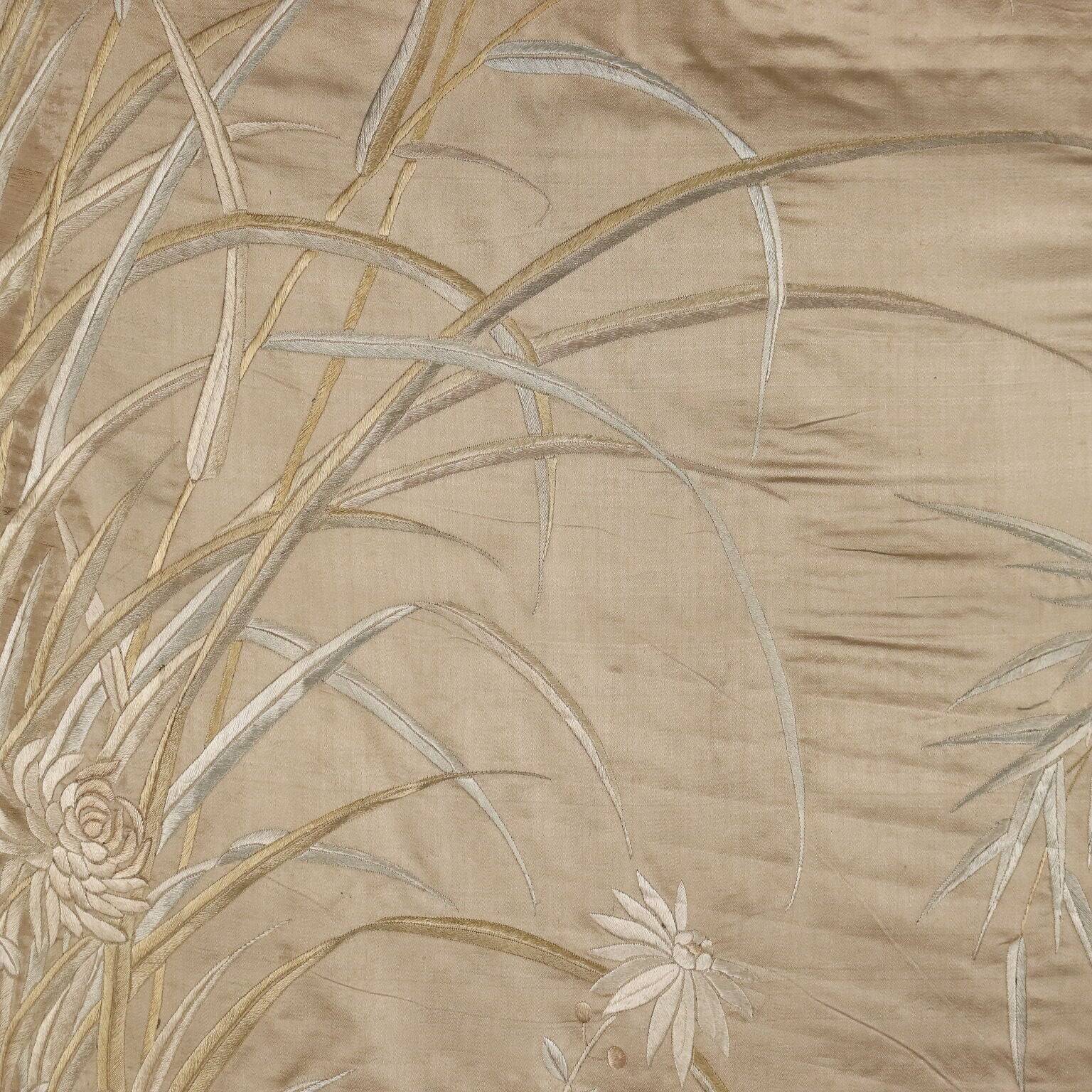 Large antique screen in coloured and embroidered silk, 19th century.