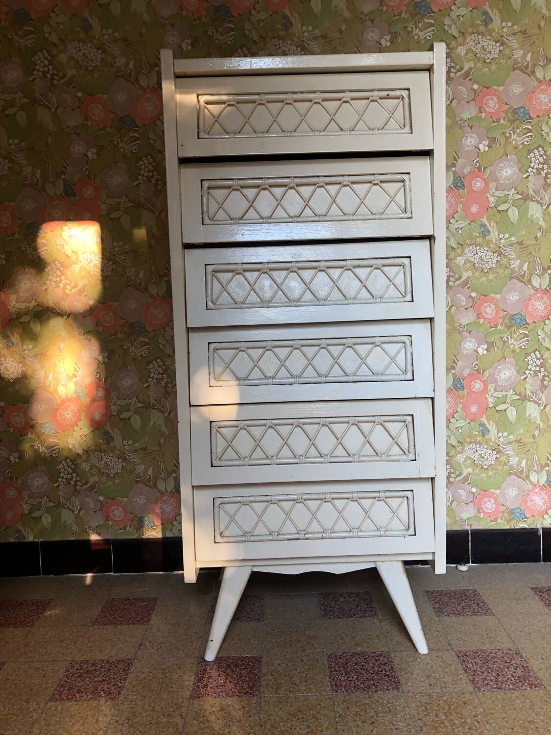 Vintage chest of drawers