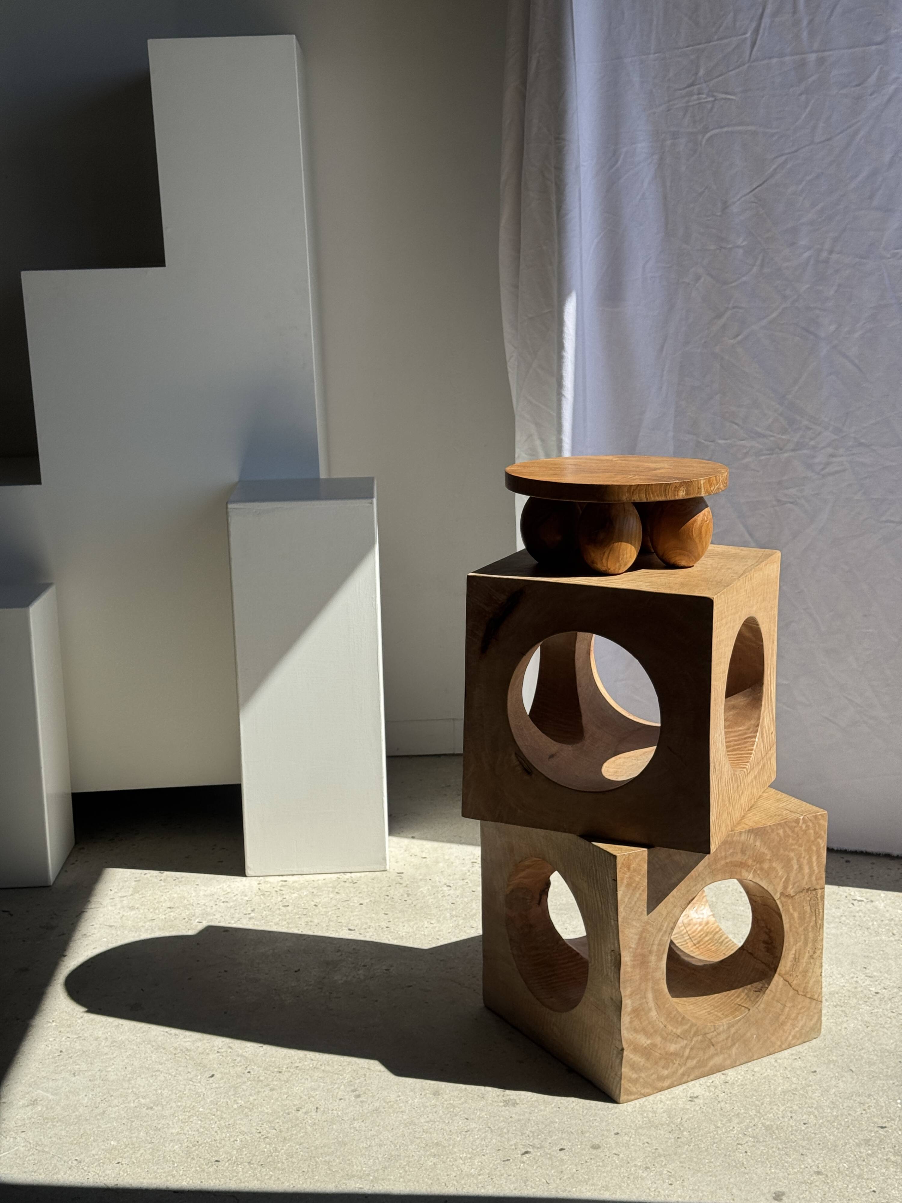 Coffee table, or openwork cubic stool in natural monoxyle mango wood H40.