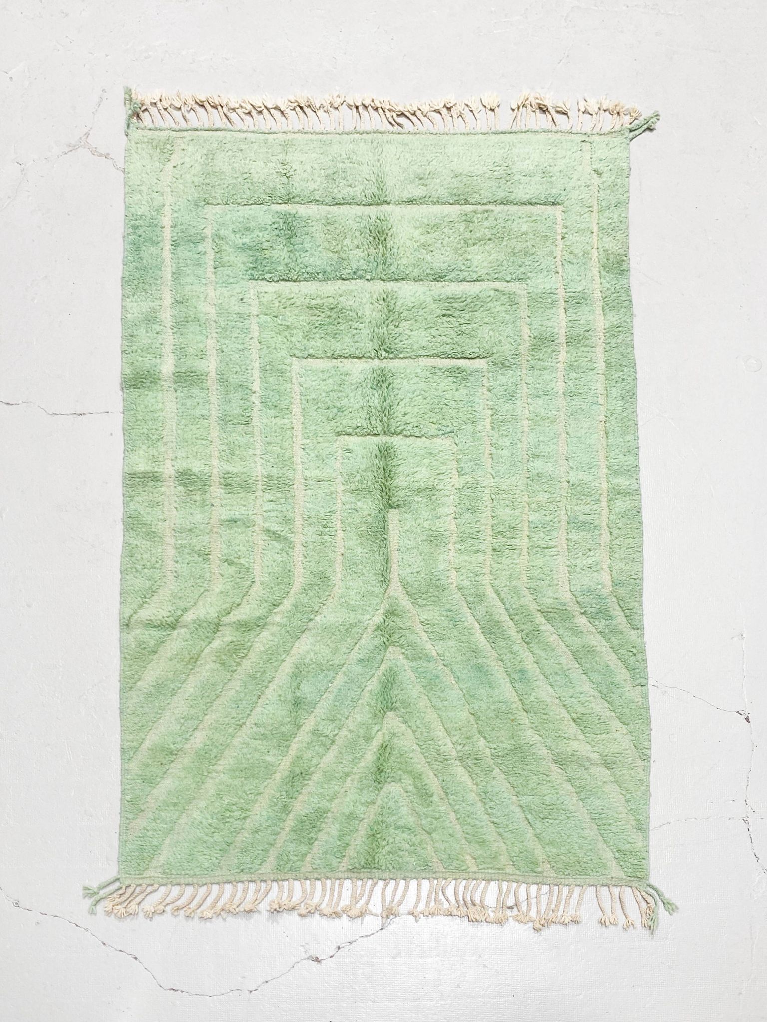 Tapis berbère marocain Beni Ouarain vert d'eau à motifs gravés 2,45x1,57m