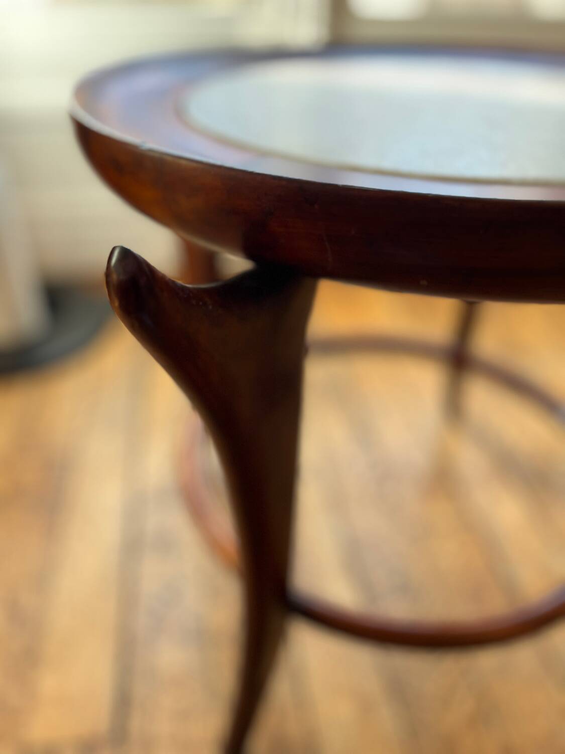 G. Scapinelli. Table d’appoint Maracana en caviuna
