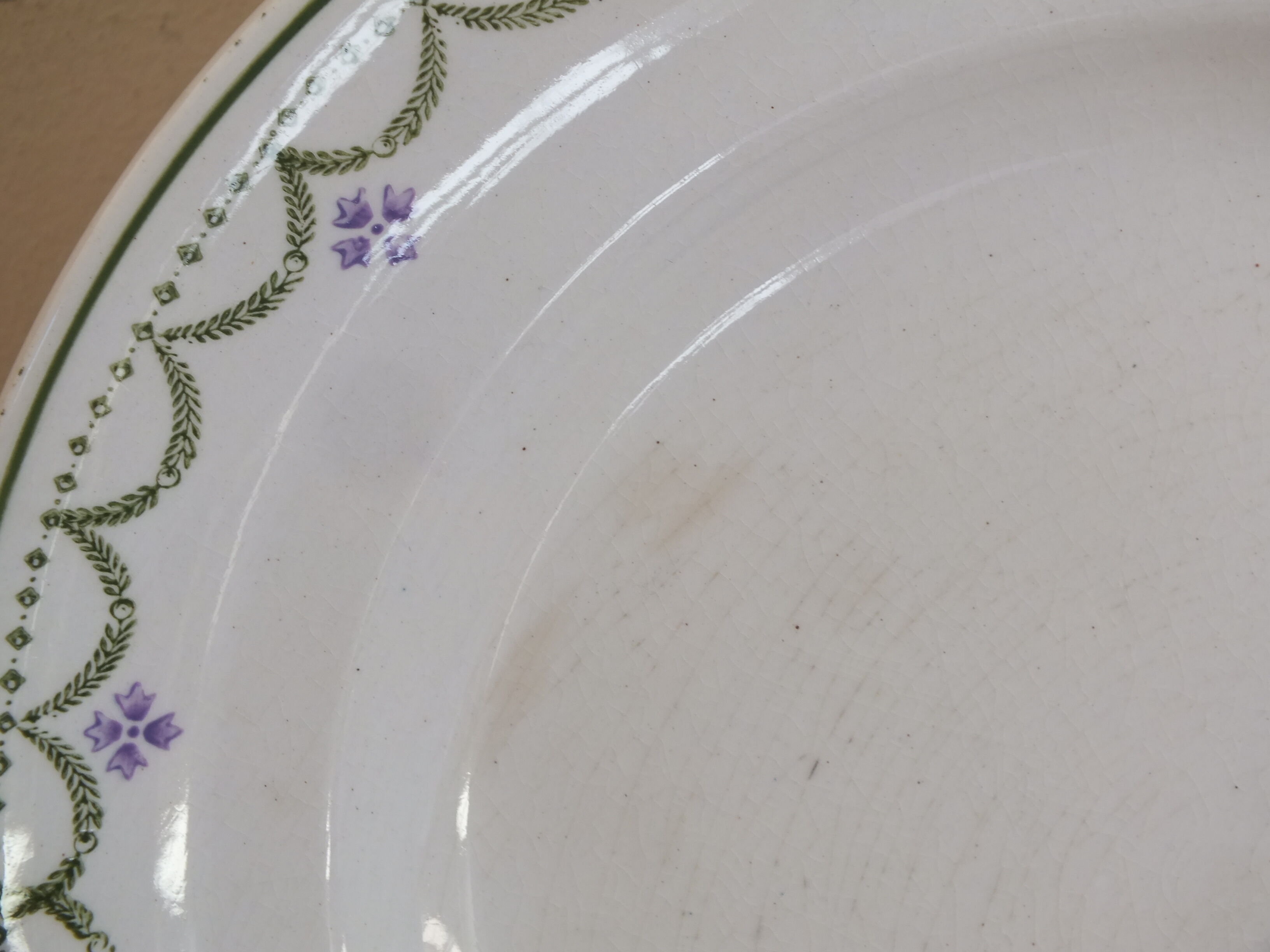 4 flat plates old Longwy Violetta