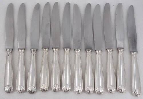 Alfénide Christofle Louvois Shell, 24 knives: 12 dinner knives + 12 cheese knives.
