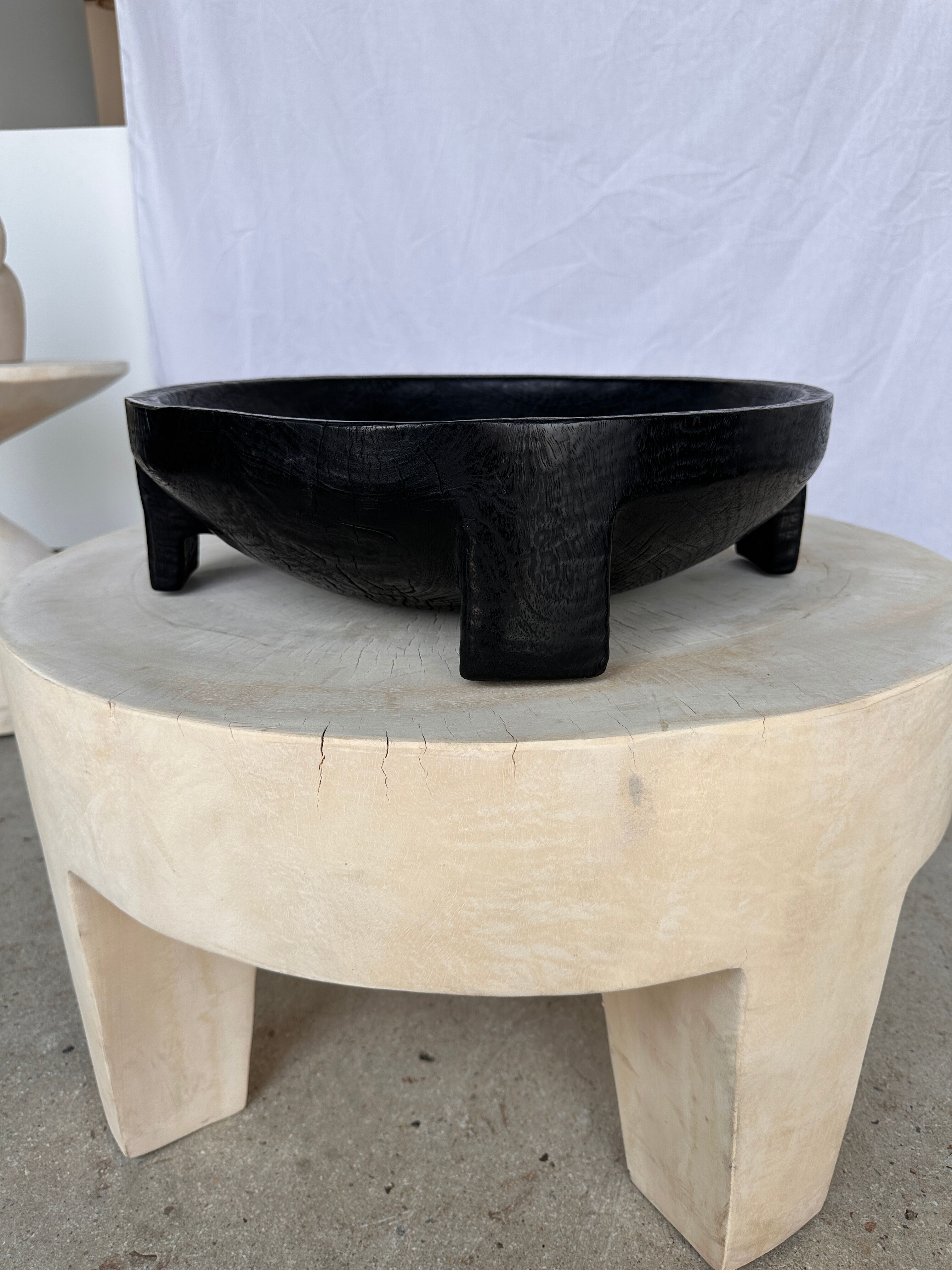 Cut in monoxyl mango wood