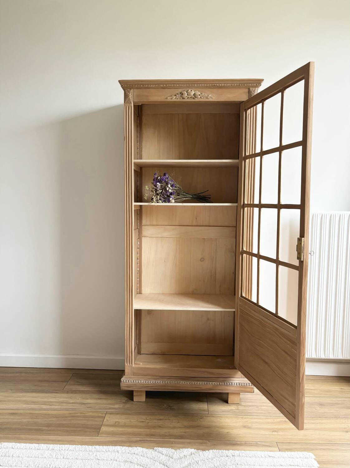 Old Parisian wardrobe solid wood ornaments