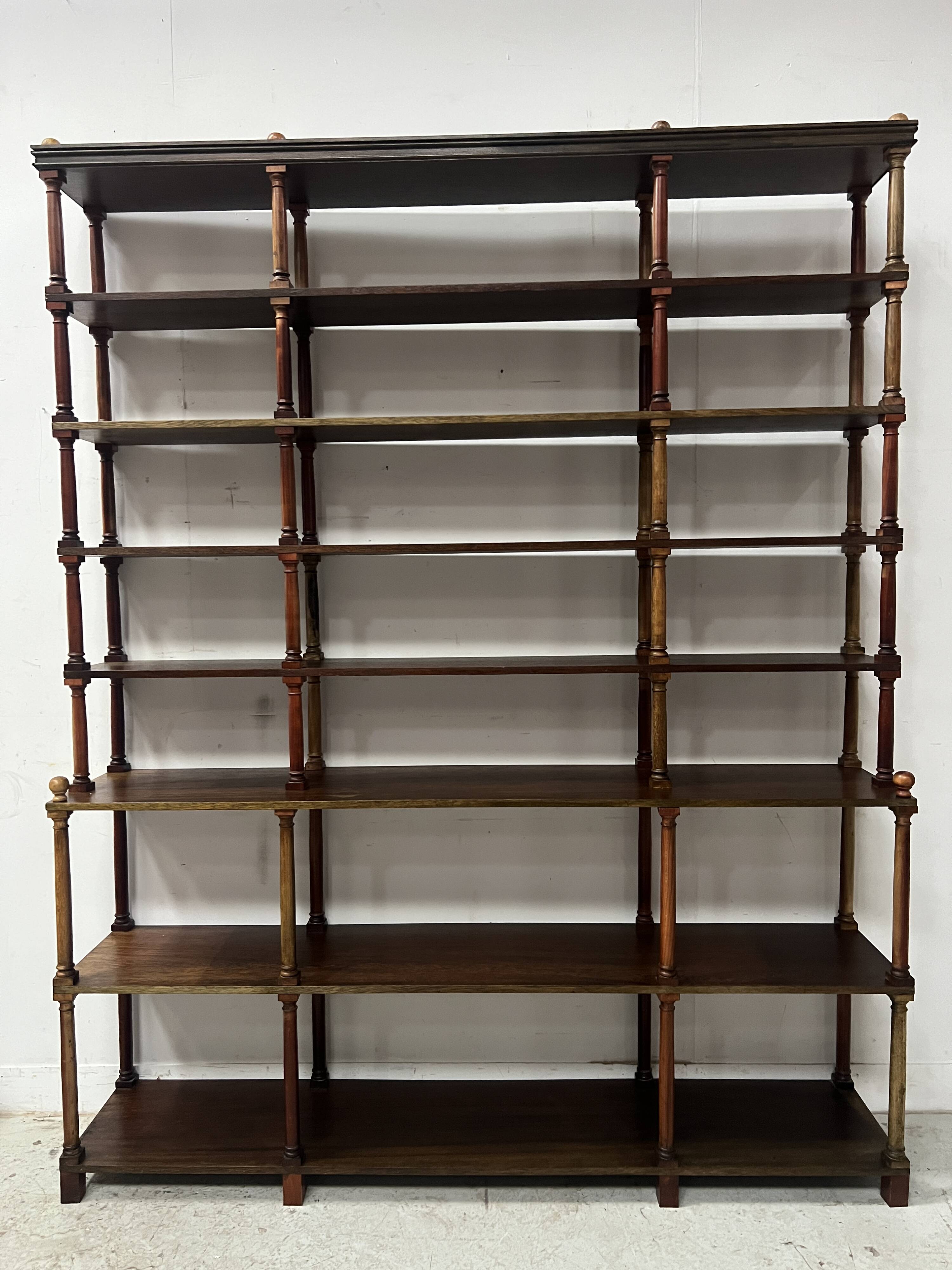 Library with a central wooden recess, 20th century.