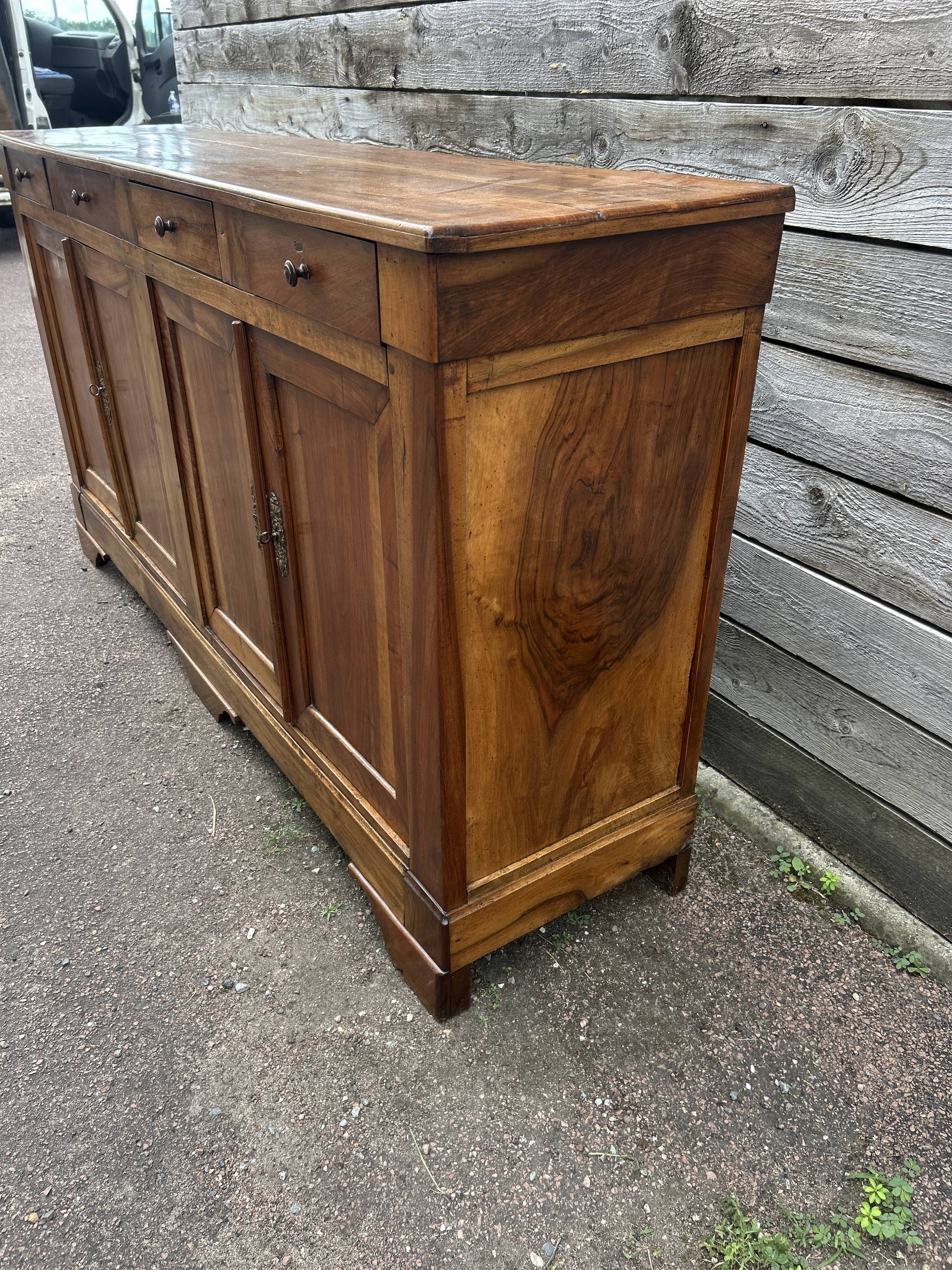 Buffet d'enfilade en noyer massif, Epoque Louis Philippe