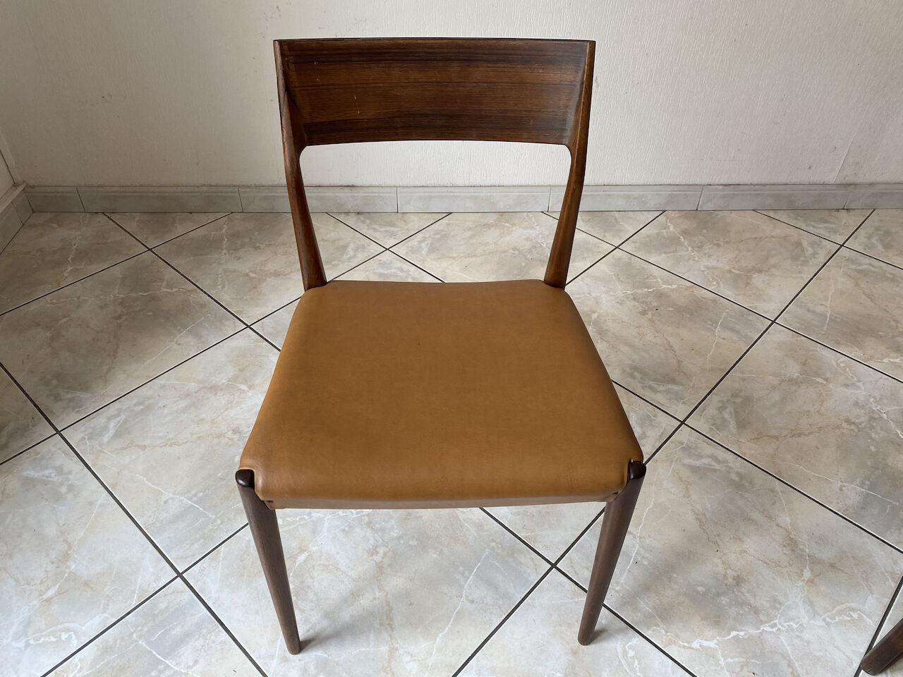 Mle 38 rio rosewood dining table by Henry Rosengren Hansen and 6 matching chairs