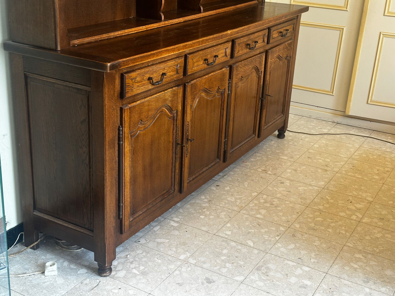 Rustic two-body buffet in oak from the 1960s.