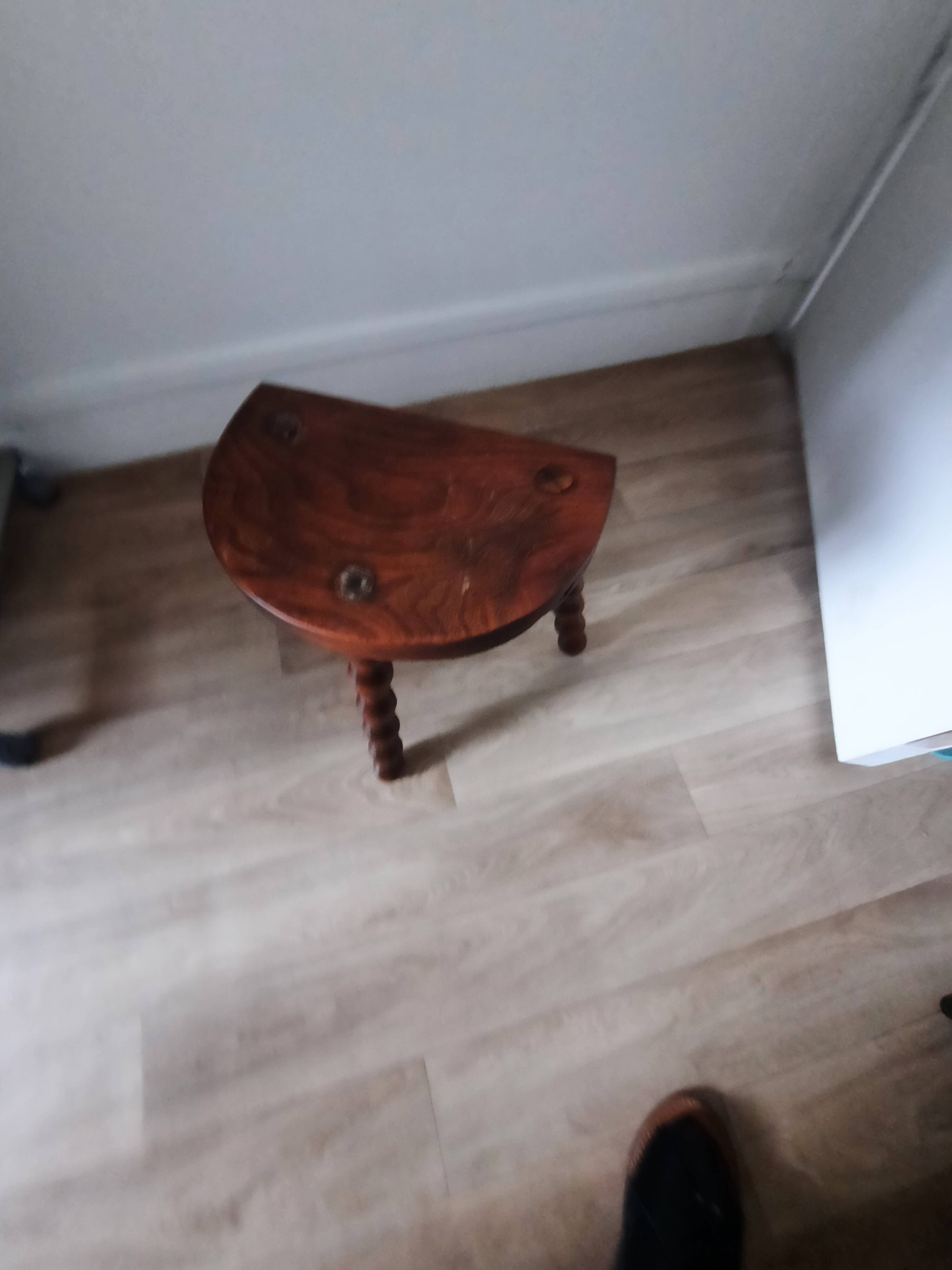 Tripod stool
