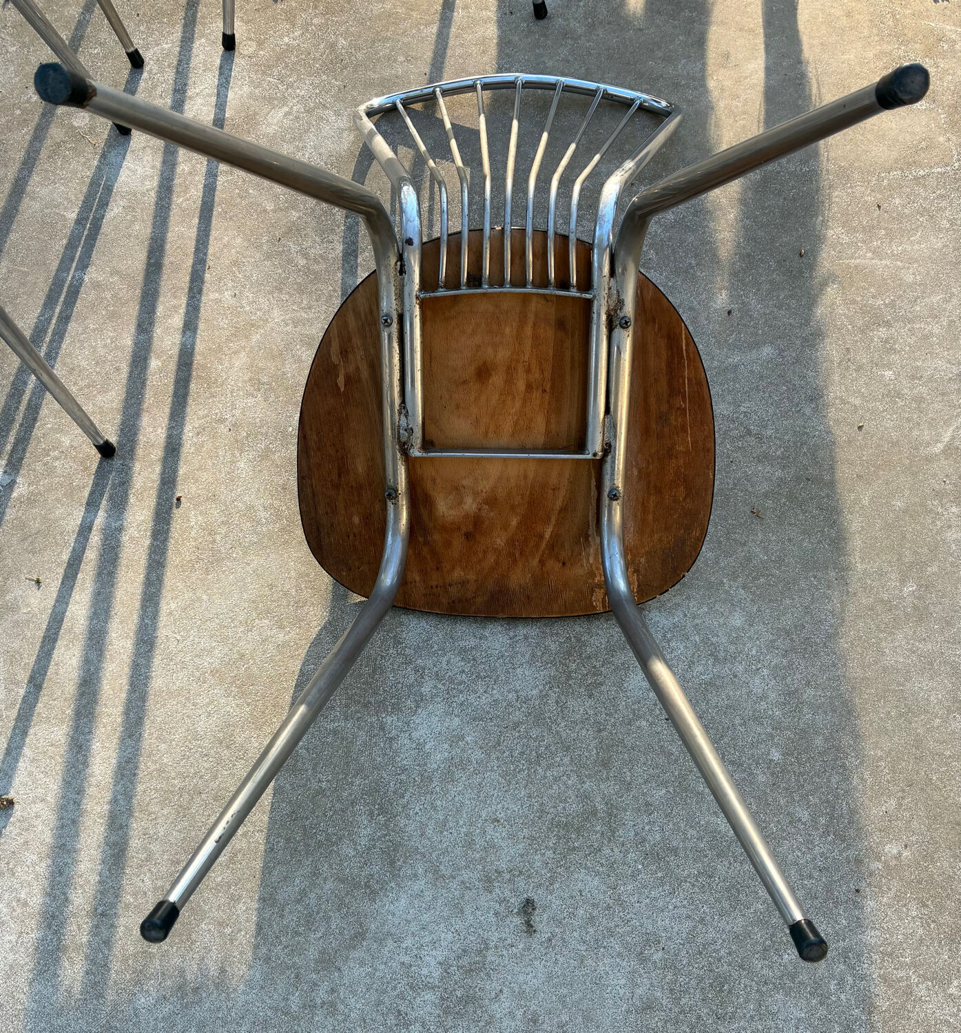 Set of 4 Formica chairs, 1960s style with metal frame.