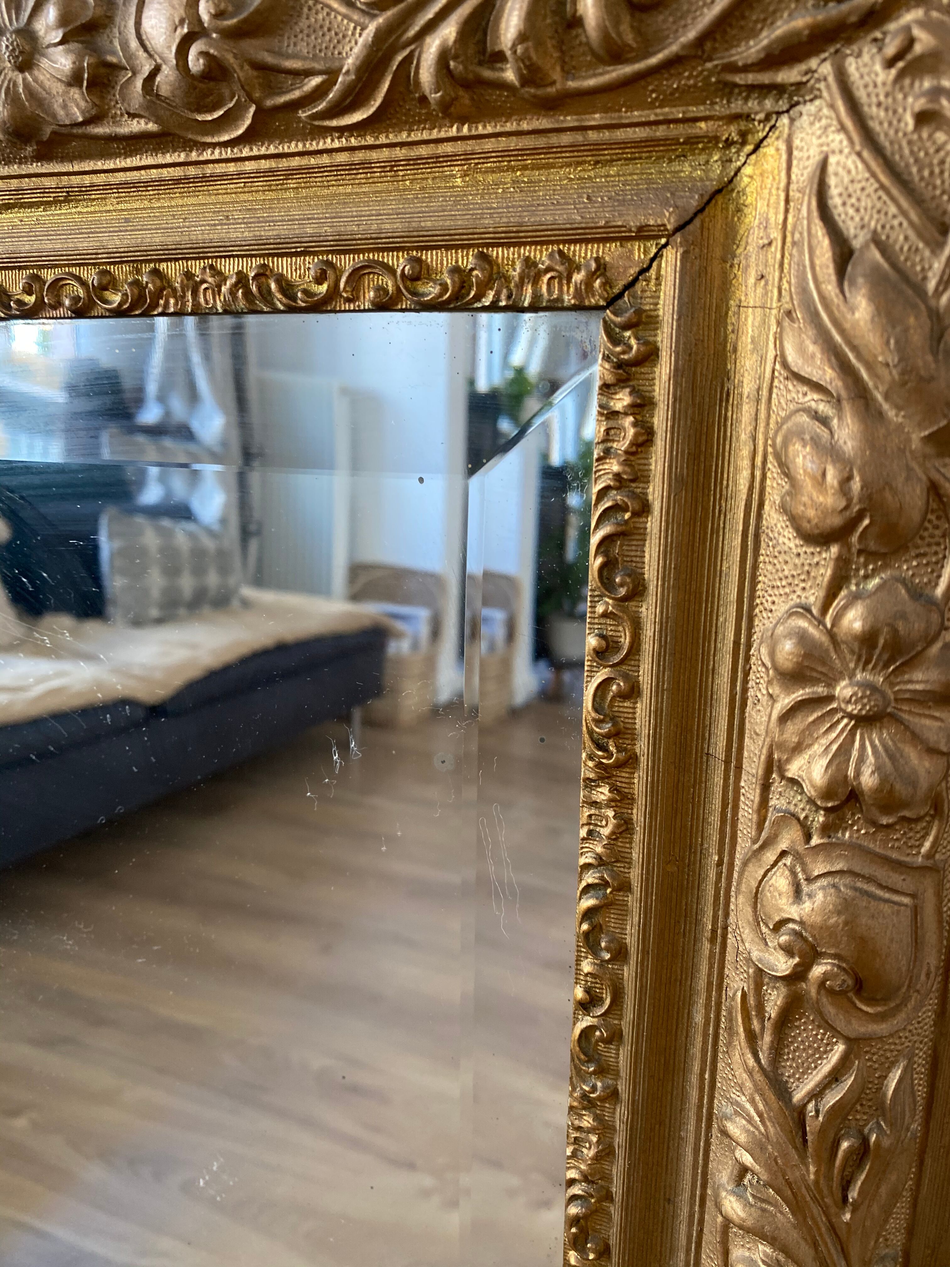 Old mirror with pediment  72x112cm