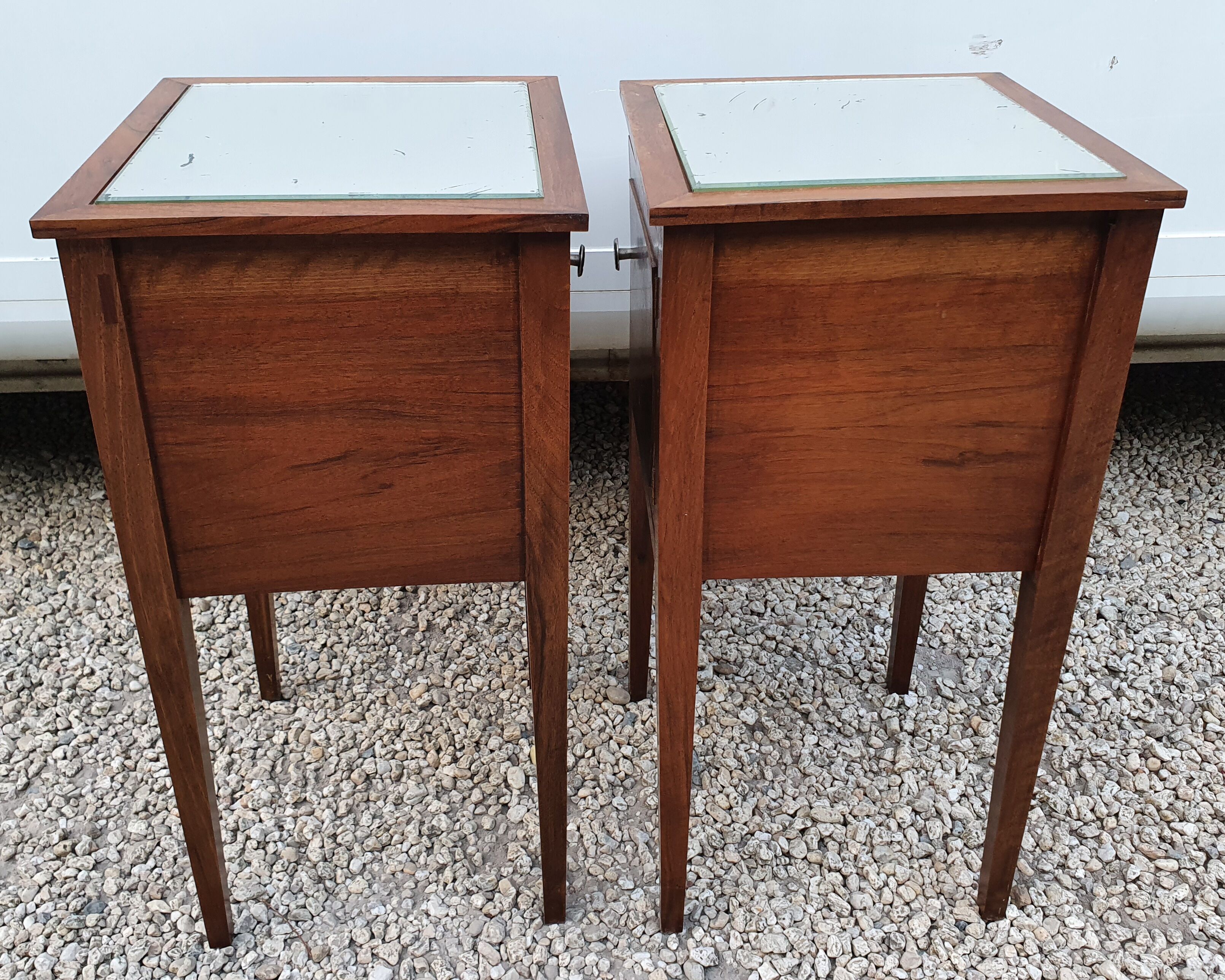 2 bedside tables mirror tray