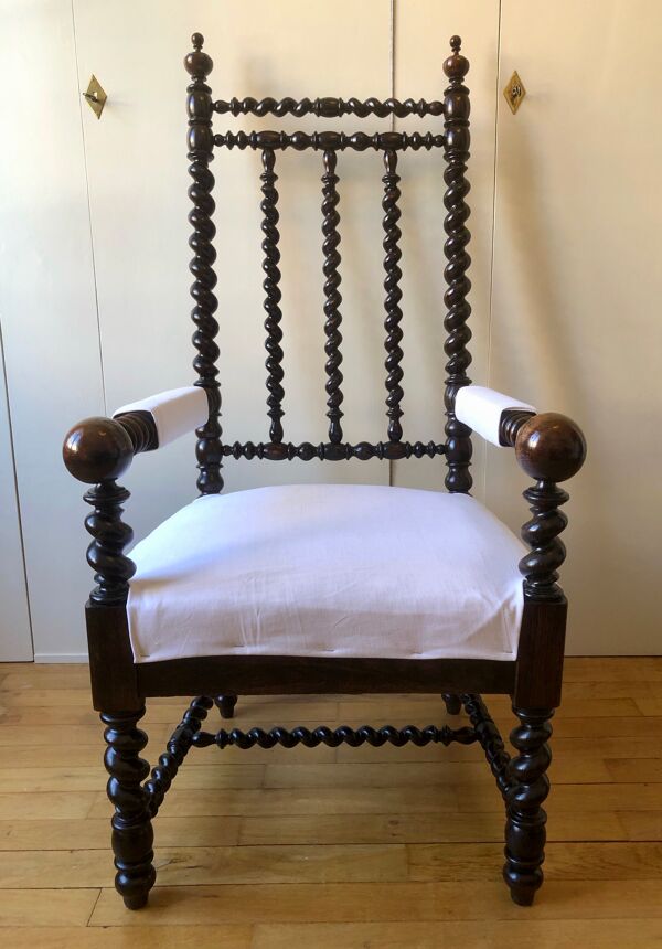 Fauteuil à haut dossier de style louis xiii