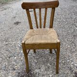 5 mulched bistro chairs