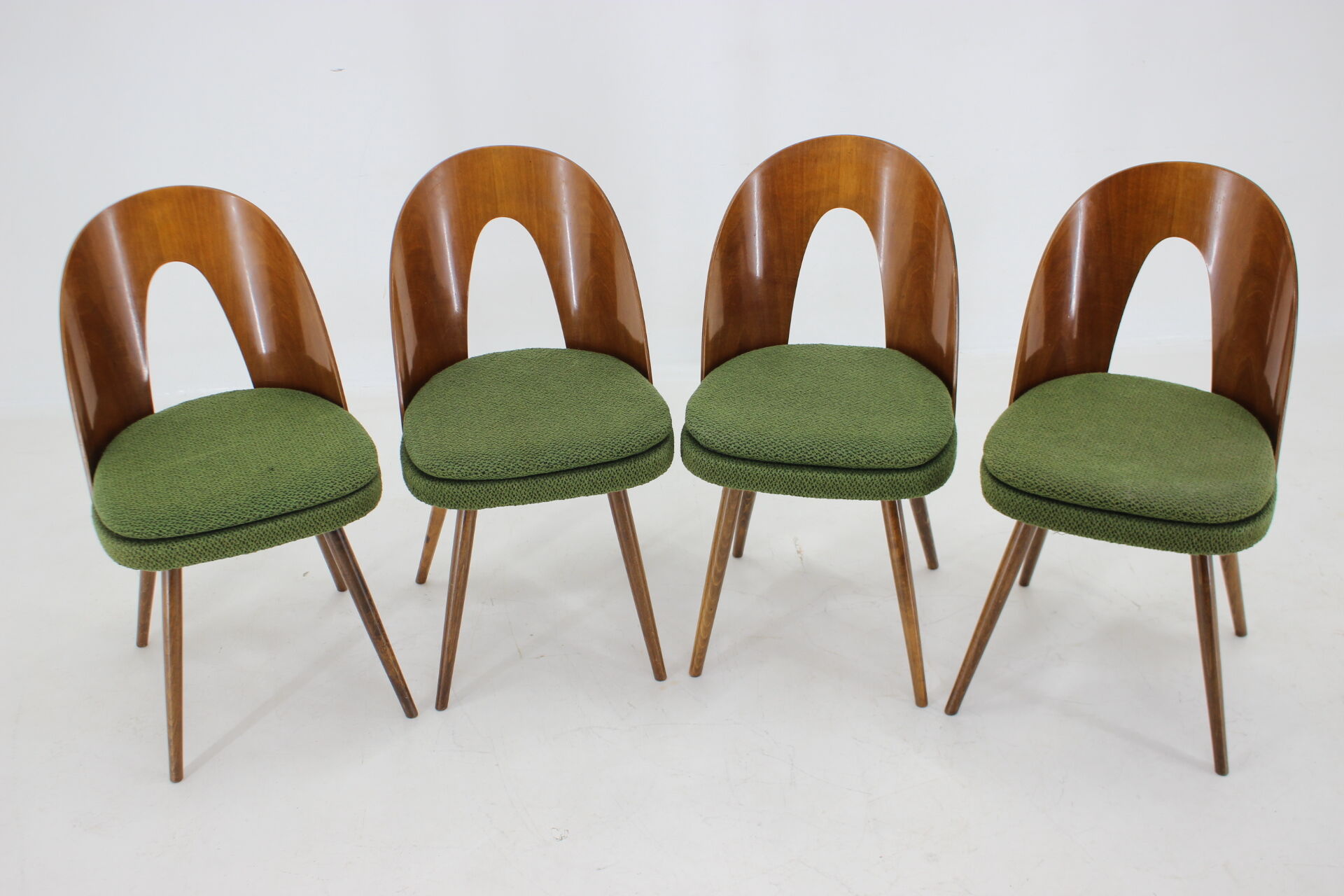 4 chaises d'Antonin Suman, Tchécoslovaquie, 1960